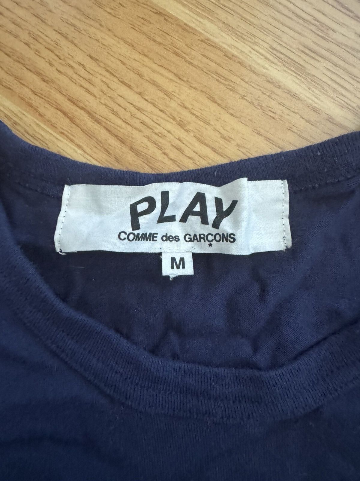 Comme des Garcons PLAY Comme Des Garcons PLAY gold heart tee M Size US M / EU 48-50 / 2 - 2 Thumbnail