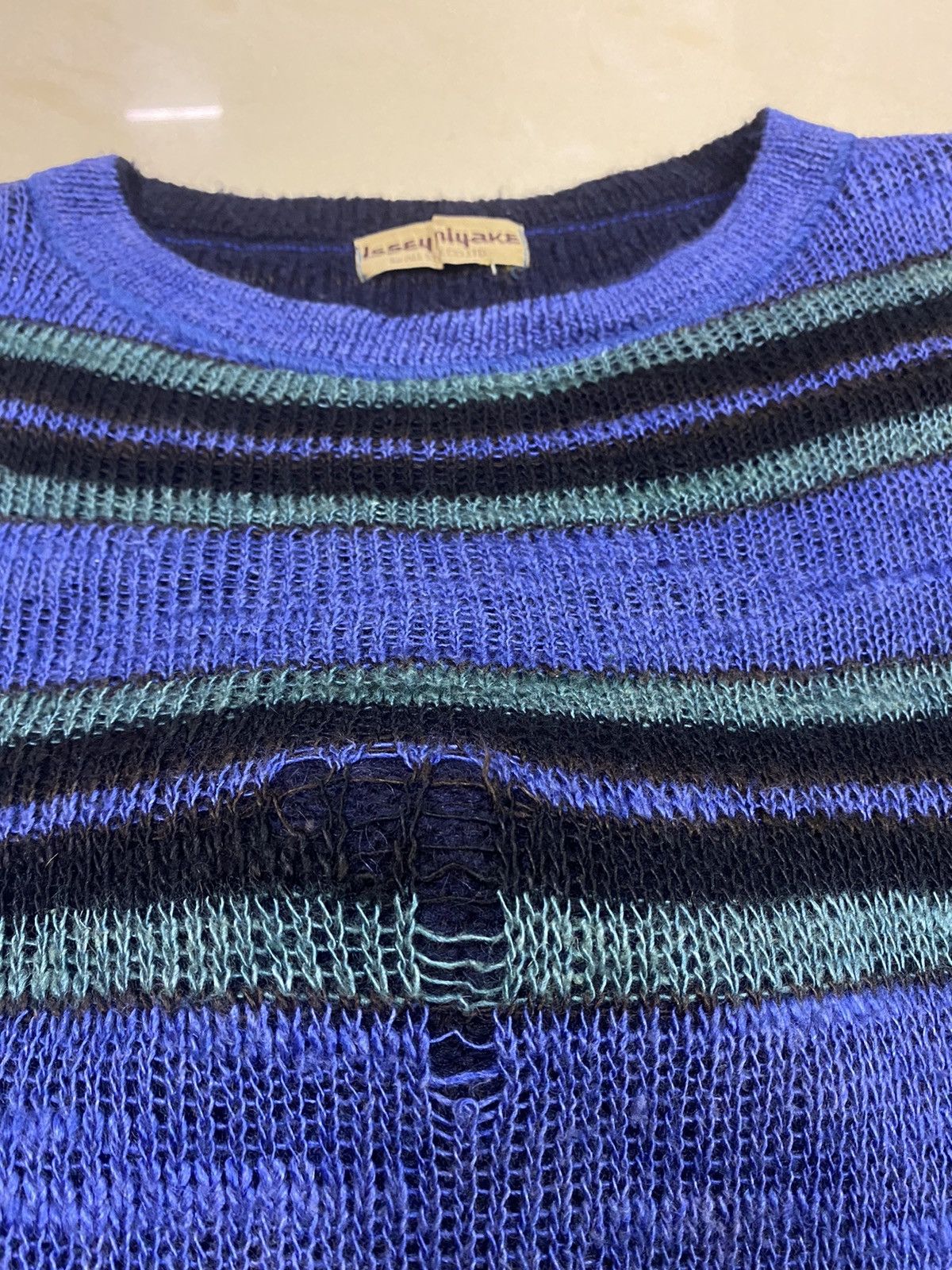 Issey Miyake × Vintage Vintage Issey Miyake Ripped Knit Sweater Size US M / EU 48-50 / 2 - 8 Thumbnail