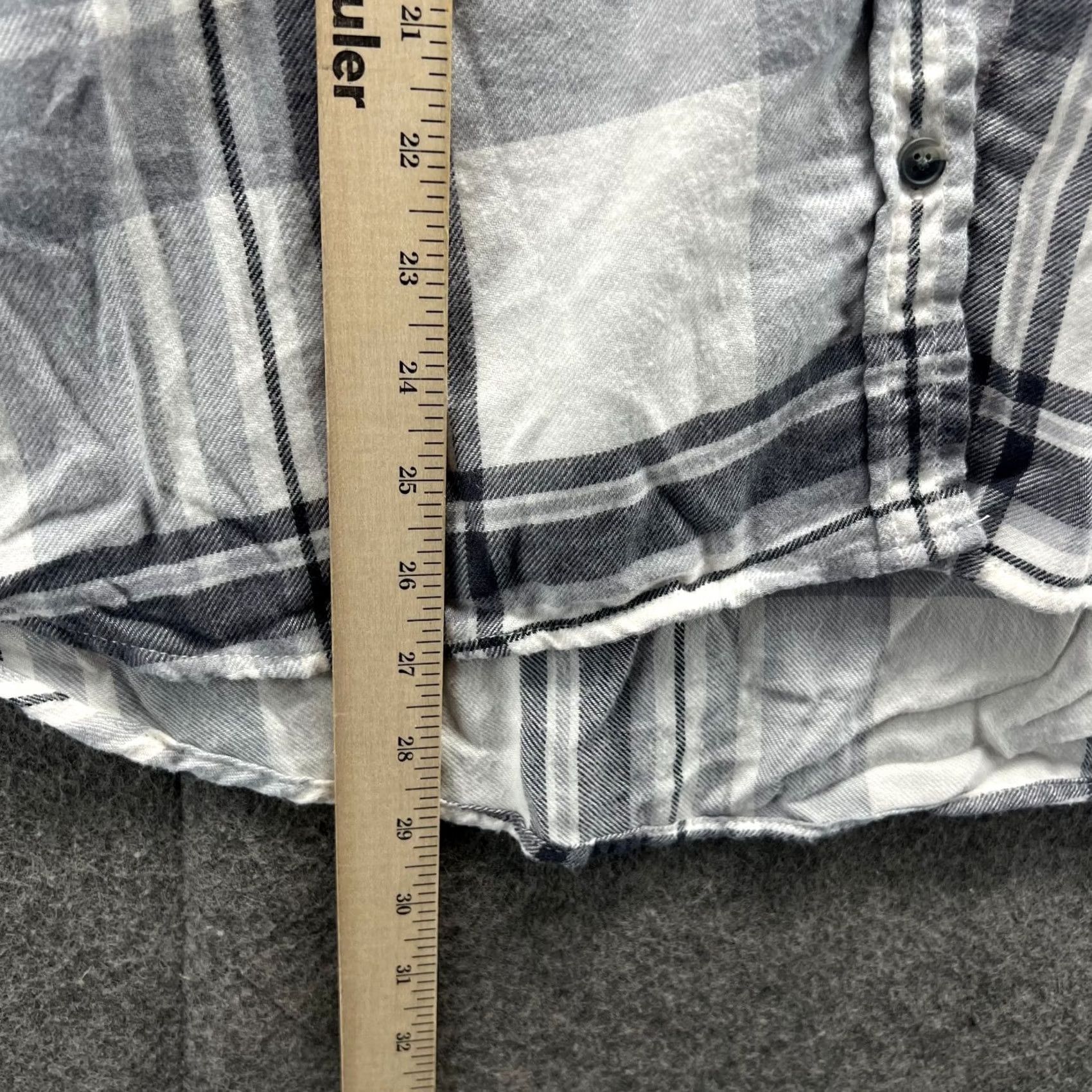 American Eagle Outfitters American Eagle Outfitters Shirt Womens Medium Gray Plaid Button-Down Flannel Soft Size M / US 6-8 / IT 42-44 - 7 Thumbnail