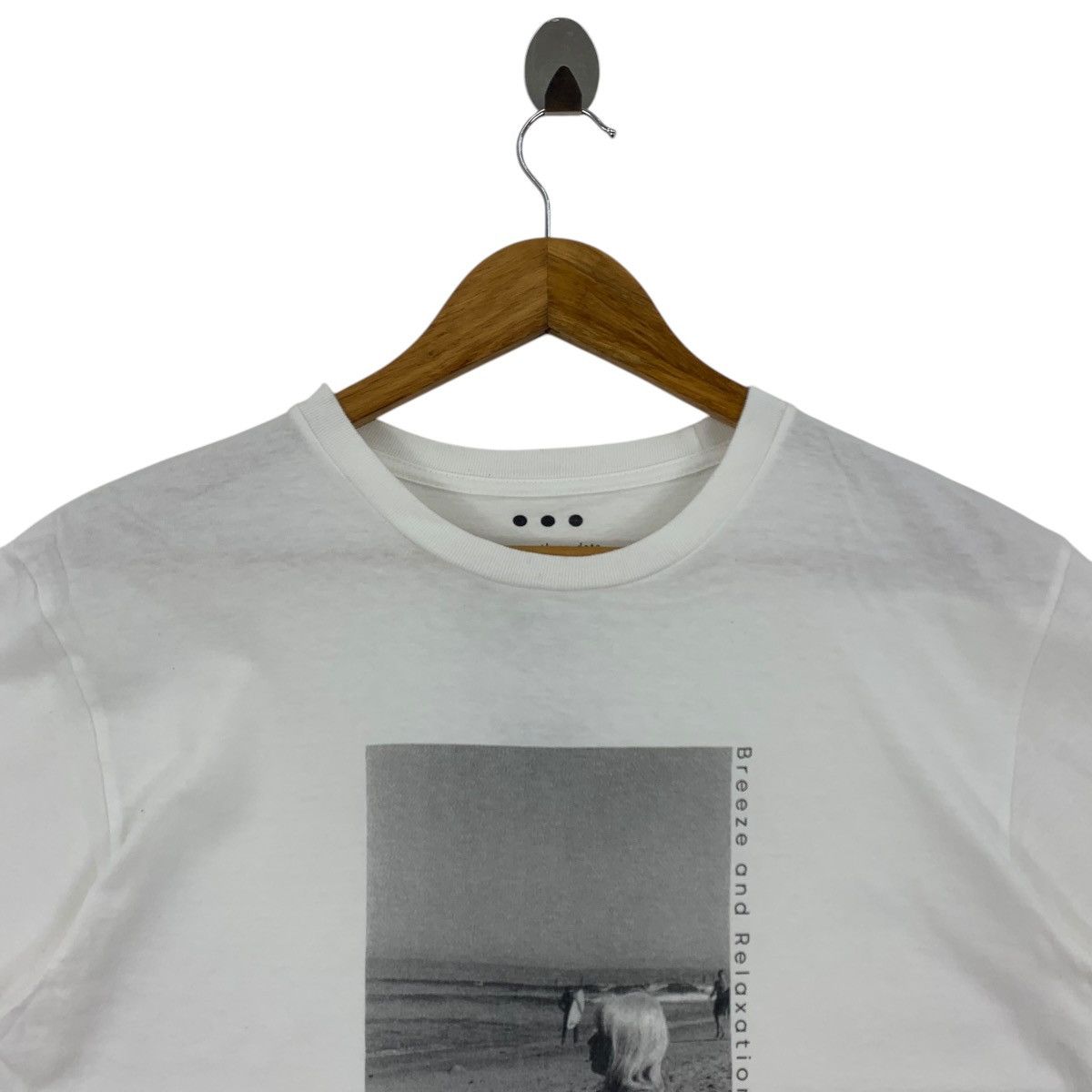 Japanese Brand AKIRA KOBAYASHI Japanese singer photo print malibu beach tee Size US S / EU 44-46 / 1 - 2 Thumbnail