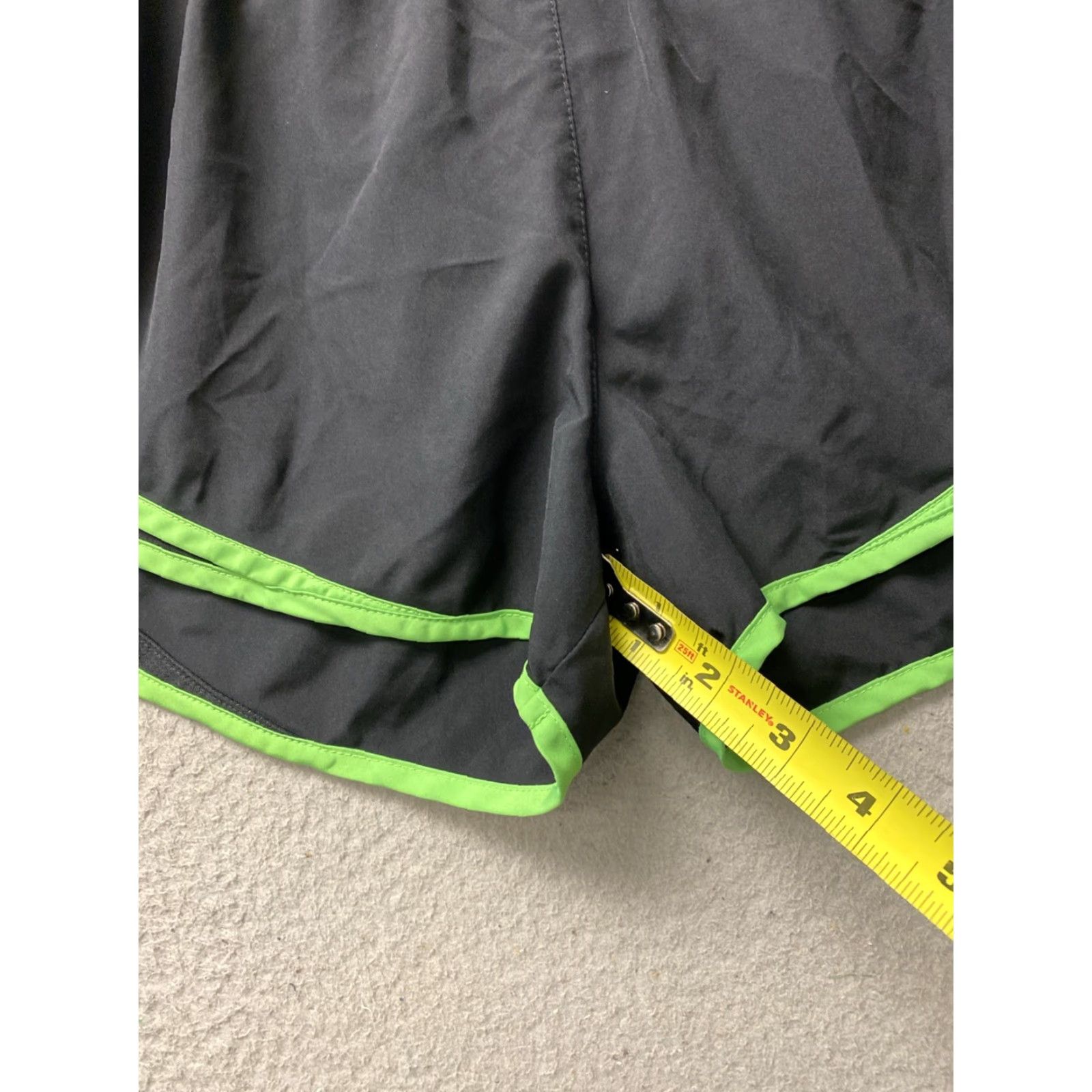 Nike Nike Running Shorts Women's Size S Black Lightweight 154-31 Size 28" / US 6 / IT 42 - 4 Thumbnail