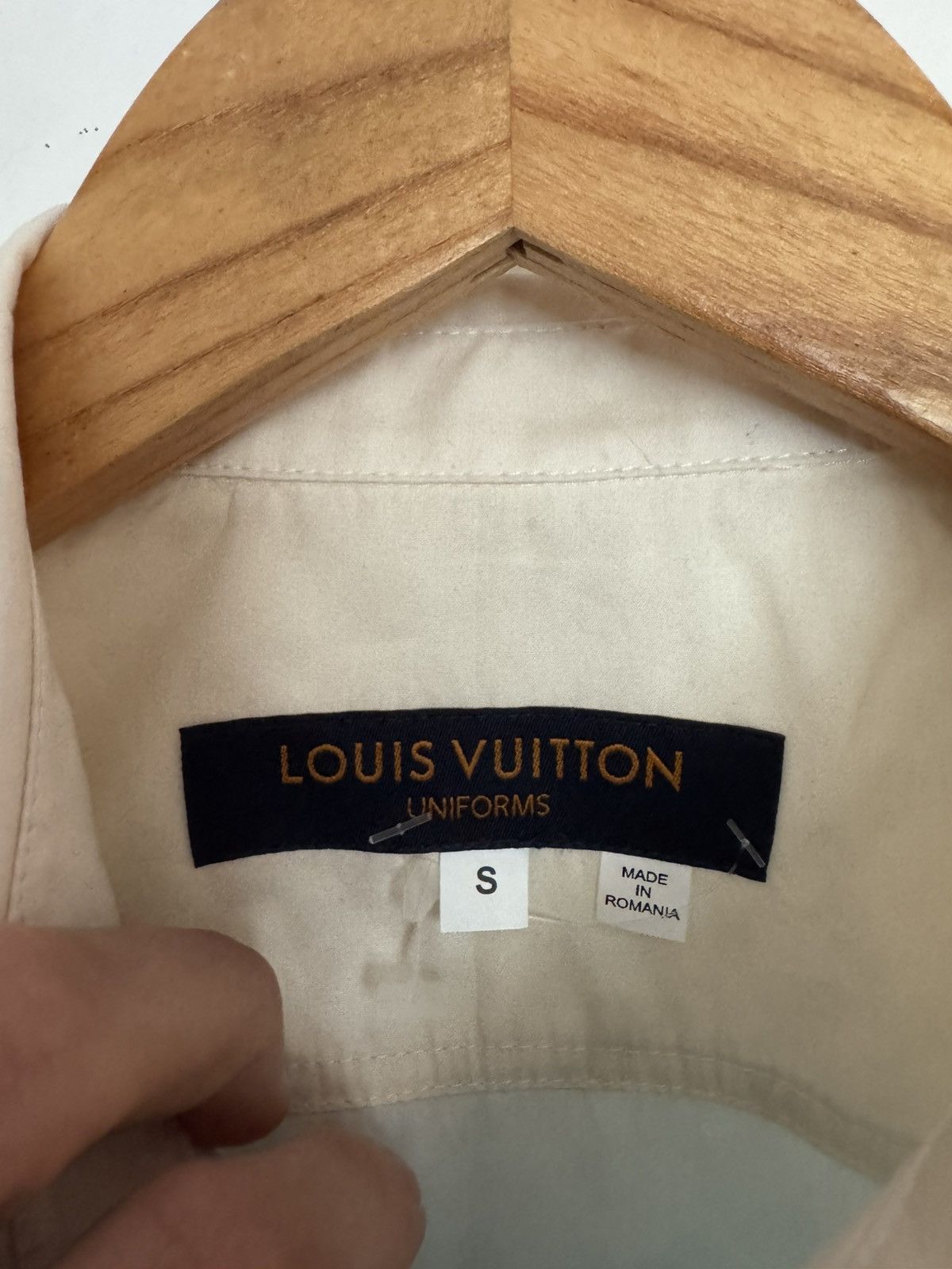Louis Vuitton New Logo uniform shirt Size US S / EU 44-46 / 1 - 2 Thumbnail