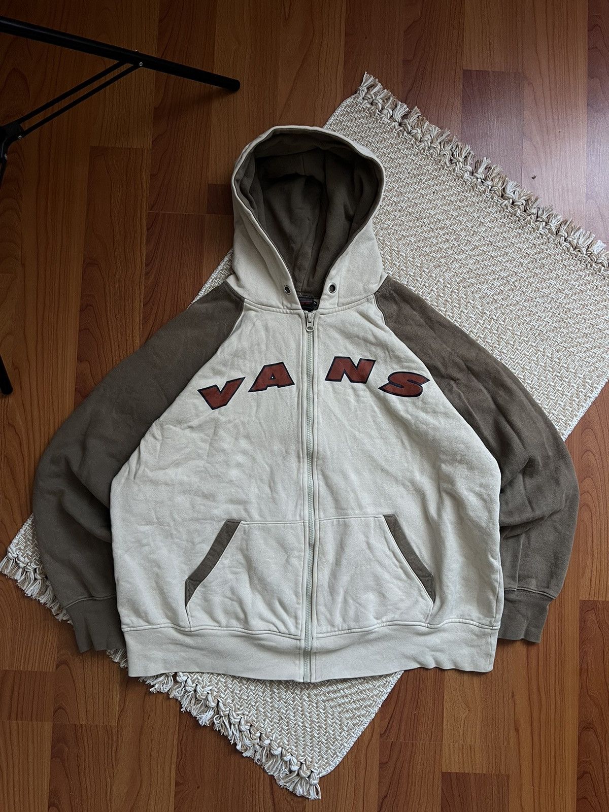 Vintage 1990’s VANS popular Hoodie