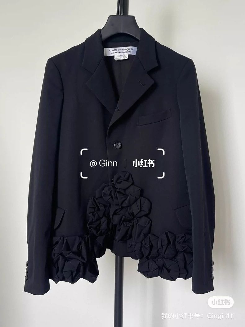 Comme des Garcons Comme Des Garcons Black Rose Hem Suit Size XS / US 0-2 / IT 36-38 - 1 Thumbnail