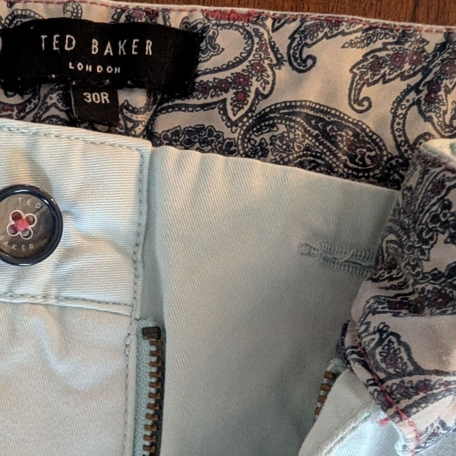 Ted Baker Ted Baker Chino Shorts Mens 30 Mint Green Solid Flat Front 9 in Inseam Cotton Blend Pockets Button Closure Casual Travel Summer Size US 30 / EU 46 - 4 Thumbnail