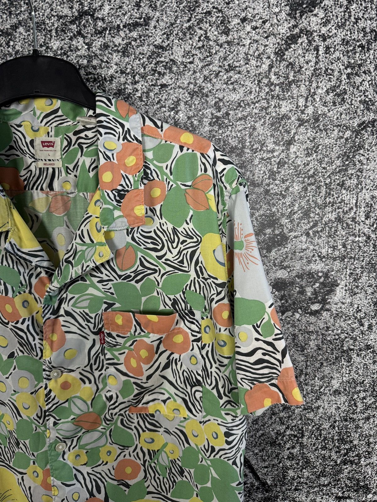 Levi's Levi’s Short Sleeve Shirt Hawaiian Floral Print Relaxed Sz L Size US L / EU 52-54 / 3 - 2 Thumbnail