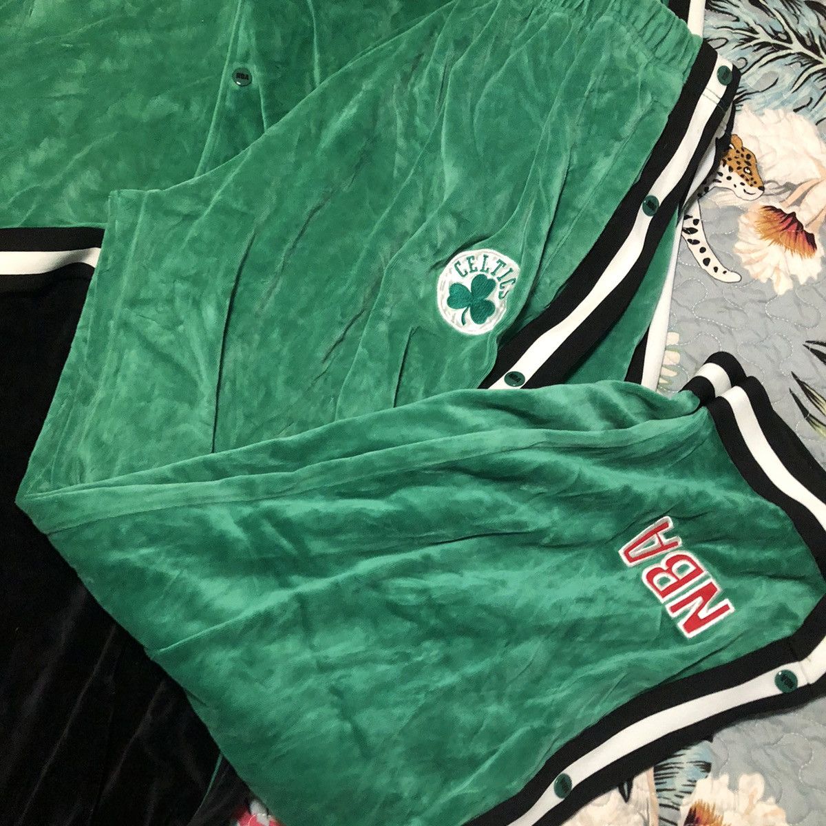 NBA NBA Vintage Warmup Suit Celtics Size US 44 / EU 60 - 10 Thumbnail