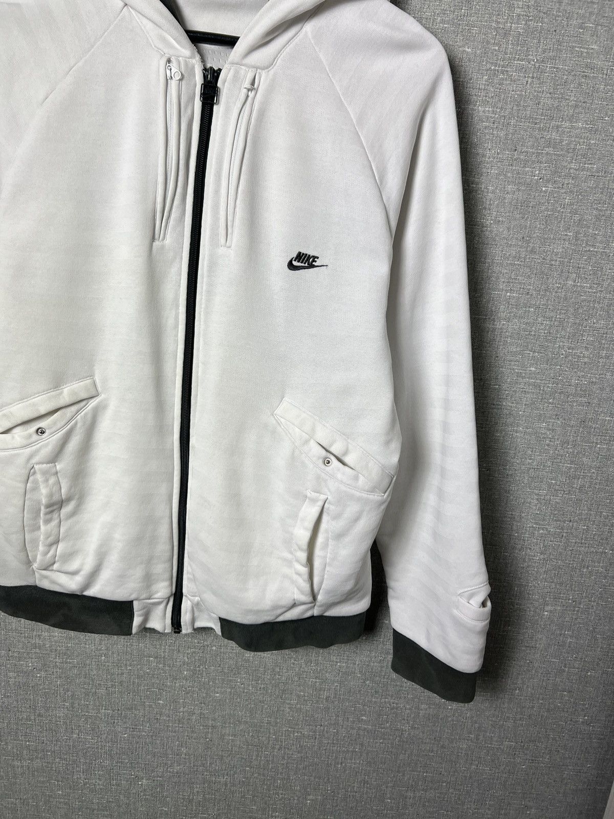 Nike Rare Vintage Nike Zip Up Multi Pocket Hoodie Small Logo Size US M / EU 48-50 / 2 - 3 Thumbnail