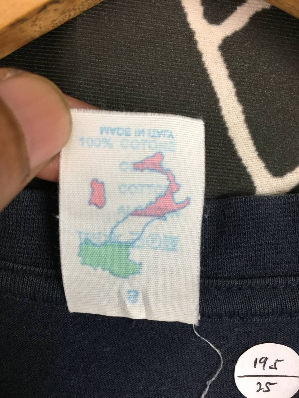 Vintage Vtg Sicilia Italia Embroidered Trinacria Logo Souvenir Tee Size US S / EU 44-46 / 1 - 15 Thumbnail