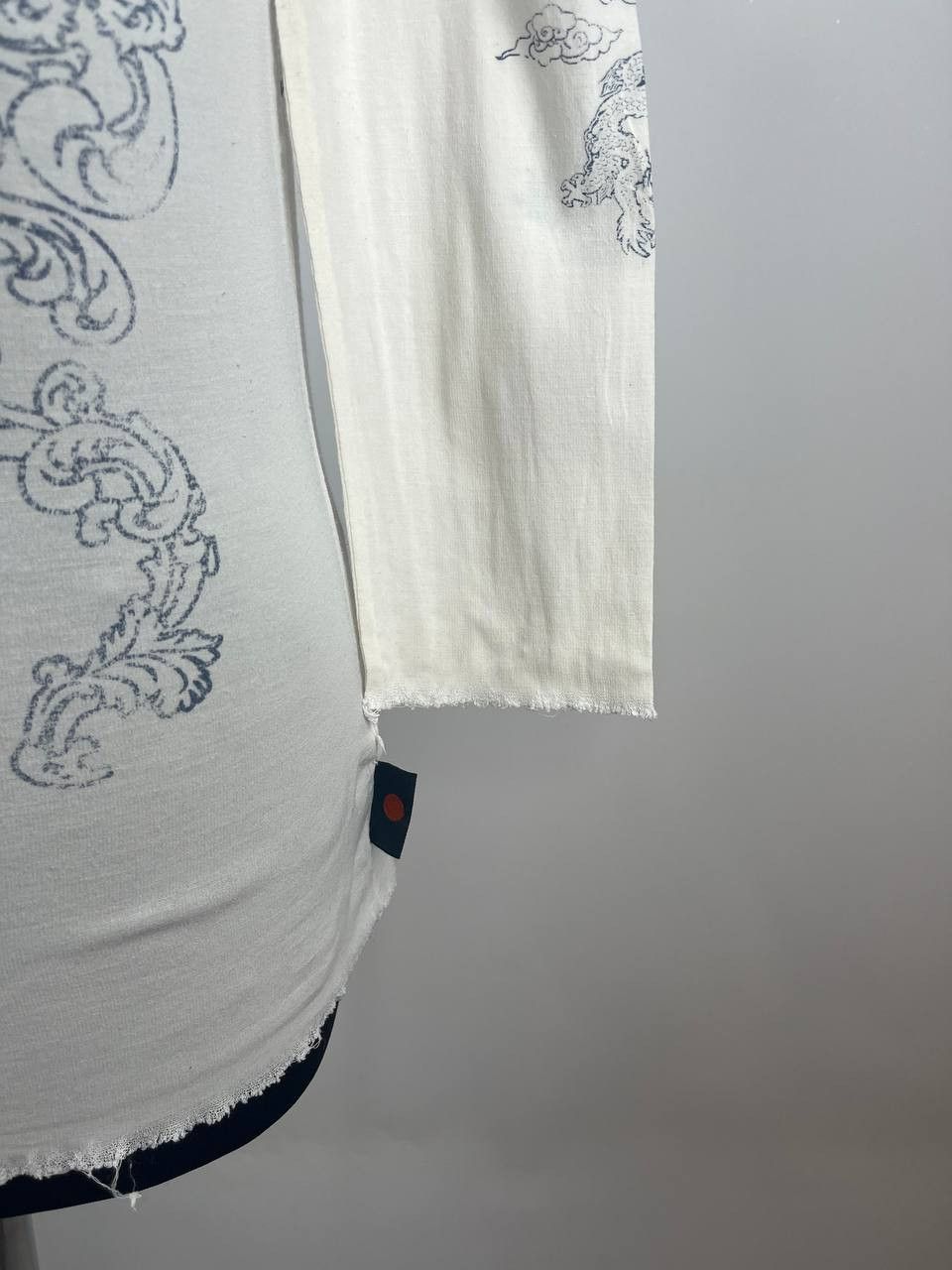 Michiko Koshino MICHIKO KOSHINO Graphic Tee Oriental Lady & Clouds Print Size S / US 4 / IT 40 - 6 Thumbnail