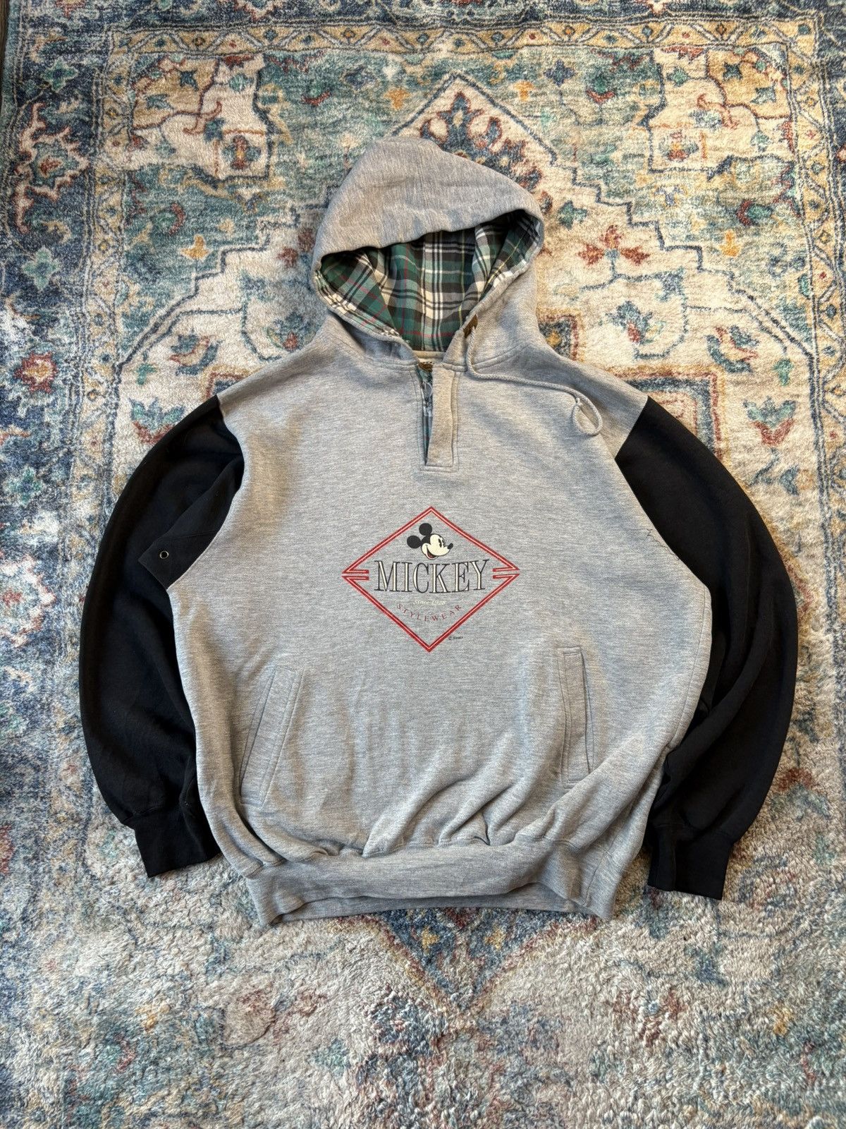 Disney Vintage Disney Mickey Mouse Henley Pullover Hoodie Size XL Size US L / EU 52-54 / 3 - 1 Thumbnail