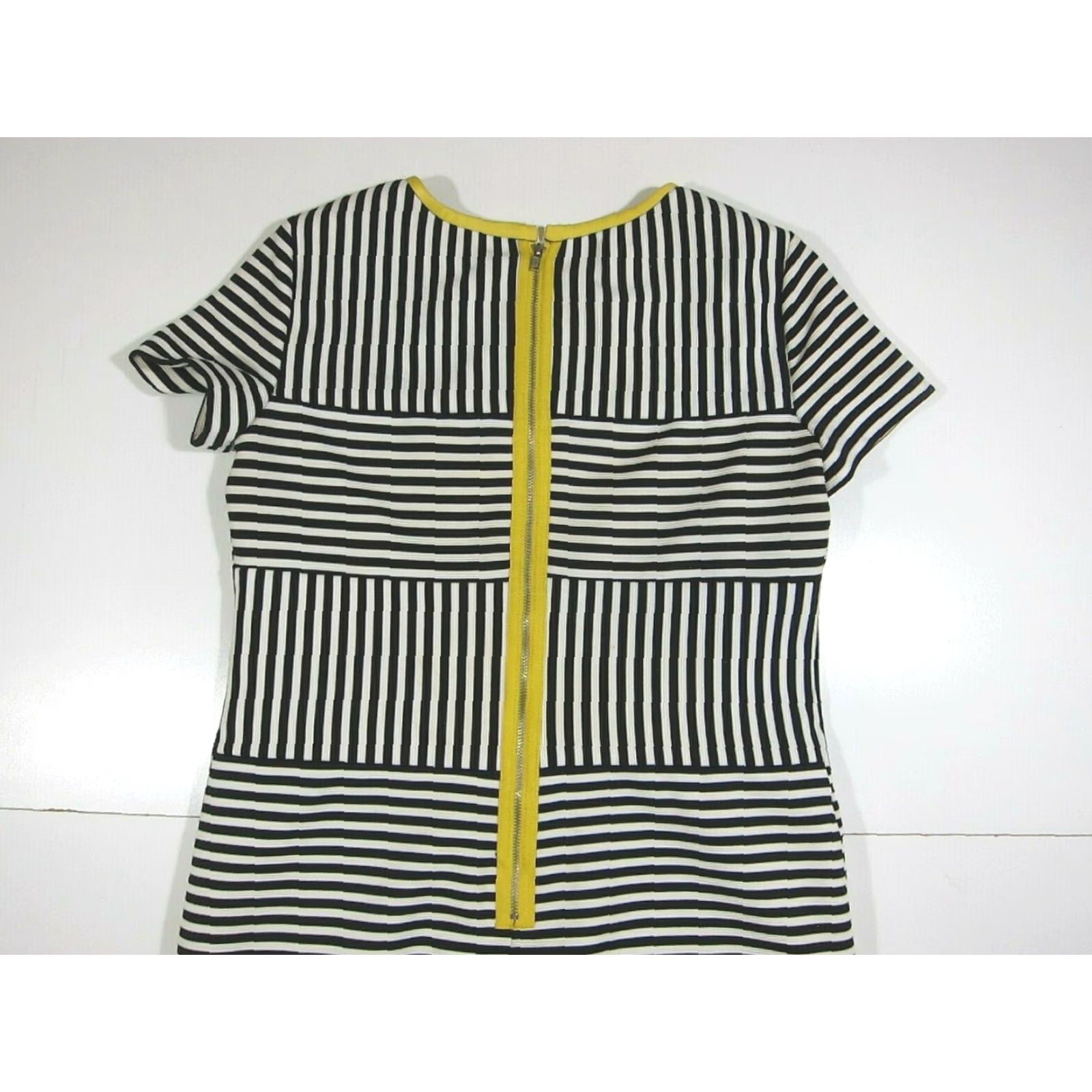 MAGGY LONDON Maggy London Black White Stripe Short Sleeve Pencil Dress Women Size 4 Size 27" / US 4 / IT 40 - 6 Thumbnail