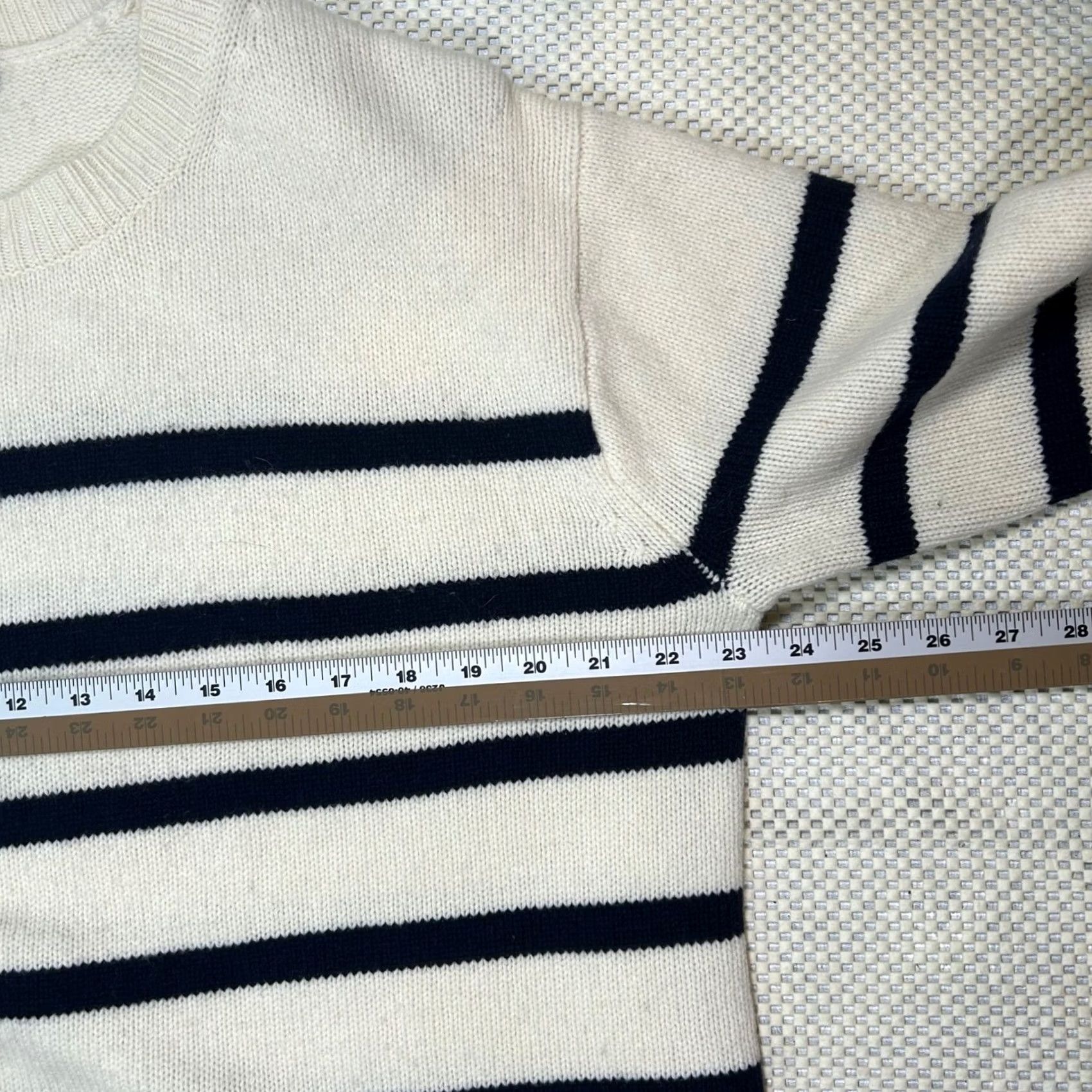 J.Crew J.CREW Sweater Womens S Ivory Striped Oversized Merino Wool Neck Pullover Size S / US 4 / IT 40 - 6 Thumbnail