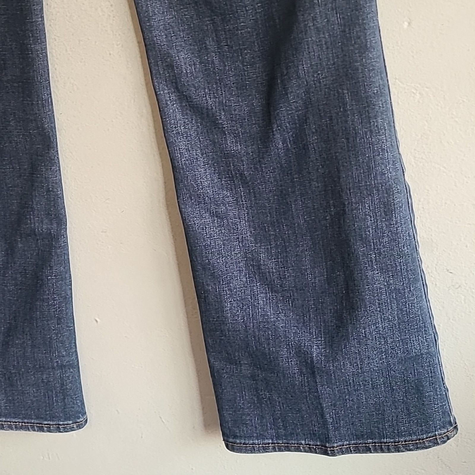Levi's Women's size 10 M Levi's dark wash demi curve denim jeans Size 32" / US 10 / IT 46 - 4 Thumbnail