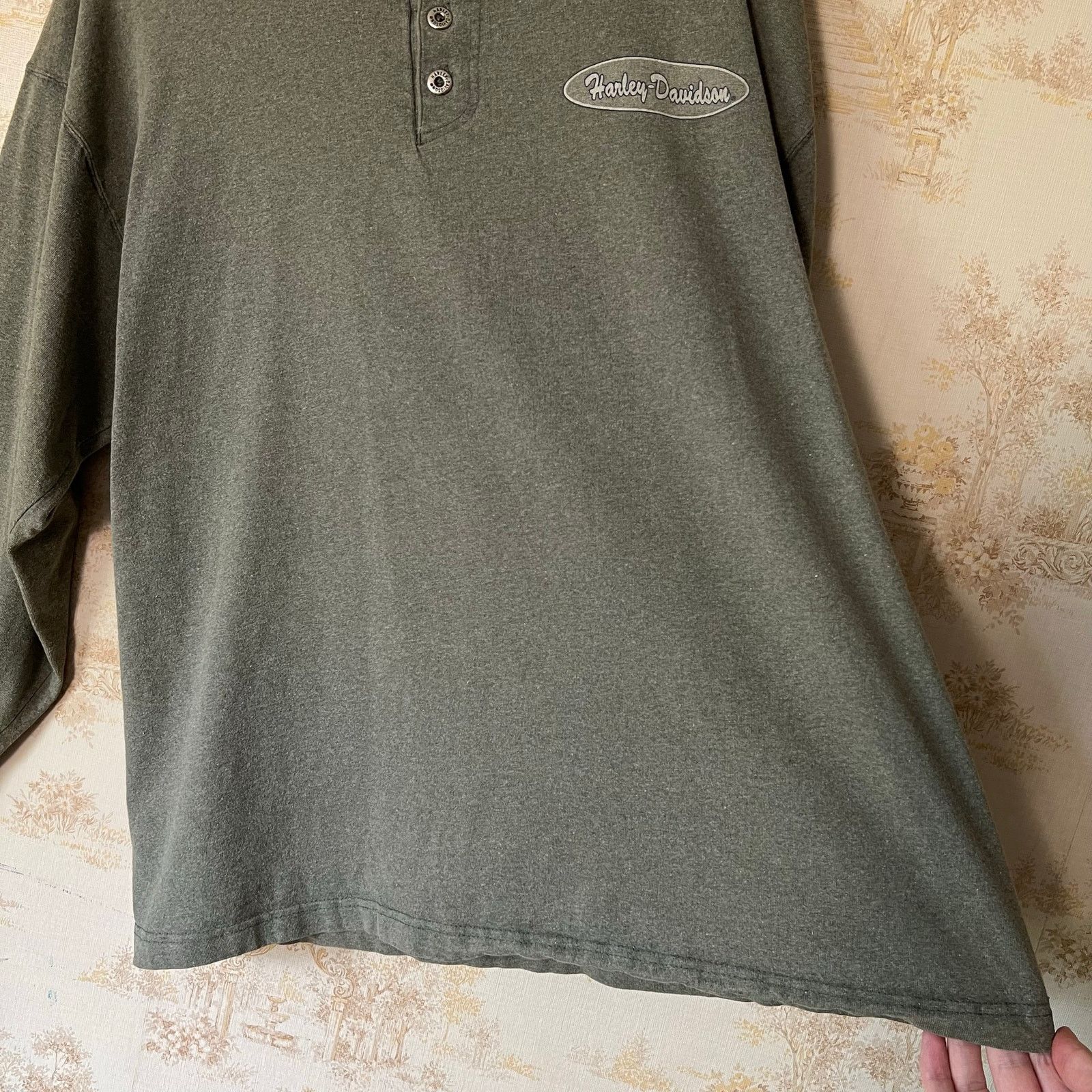Harley Davidson 90s Harley-Davidson Henley | Milwaukee Sage Green | Size L Size US L / EU 52-54 / 3 - 6 Thumbnail