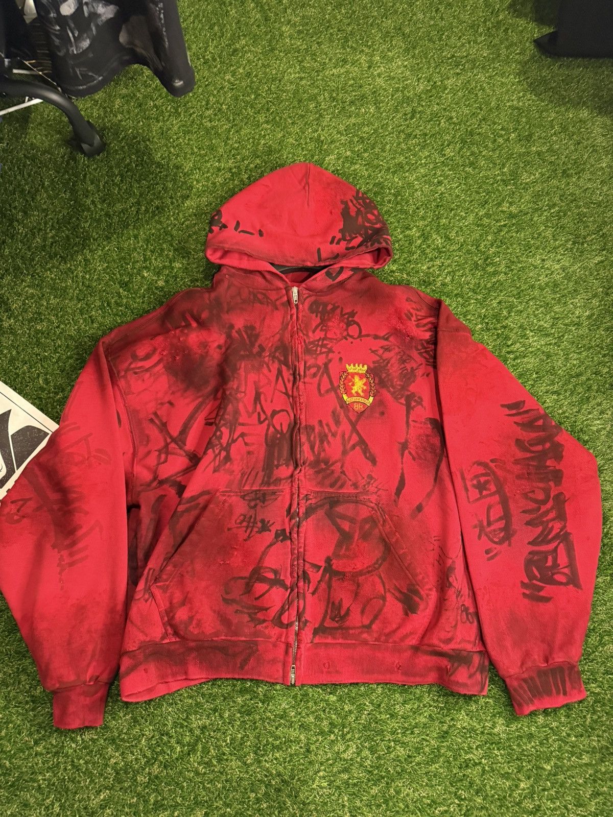 Balenciaga Balenciaga Skater Graffiti Zip Hoodie in Red Mudshow Size US S / EU 44-46 / 1 - 2 Thumbnail