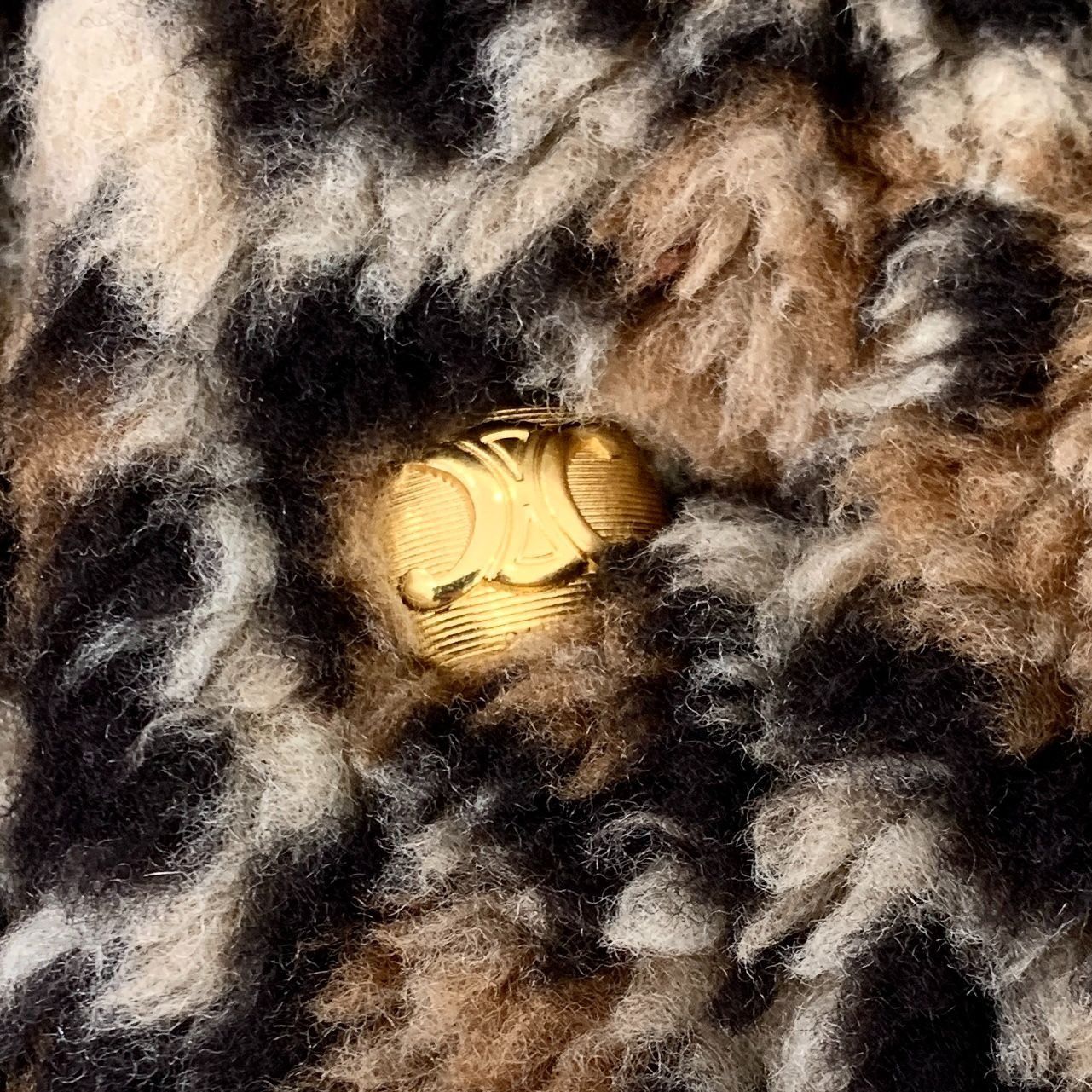 Celine Celine Leopard Print Faux Fur Jacket With Gold Button Closur Size XXS / US 00 / IT 34 - 5 Thumbnail