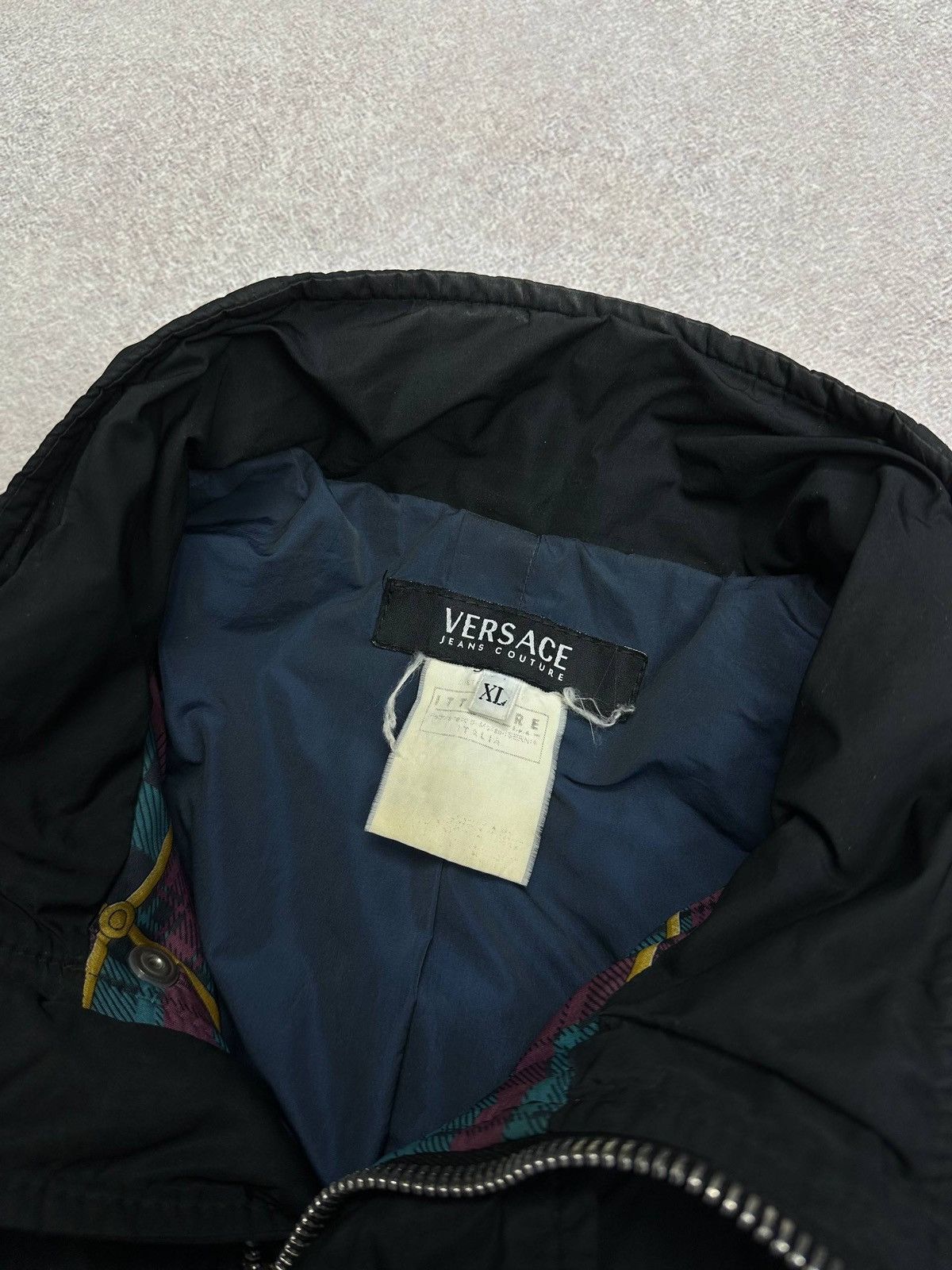 Versace Vintage 90s Versace Black Down Puffer Jacket XL Size US XL / EU 56 / 4 - 10 Thumbnail