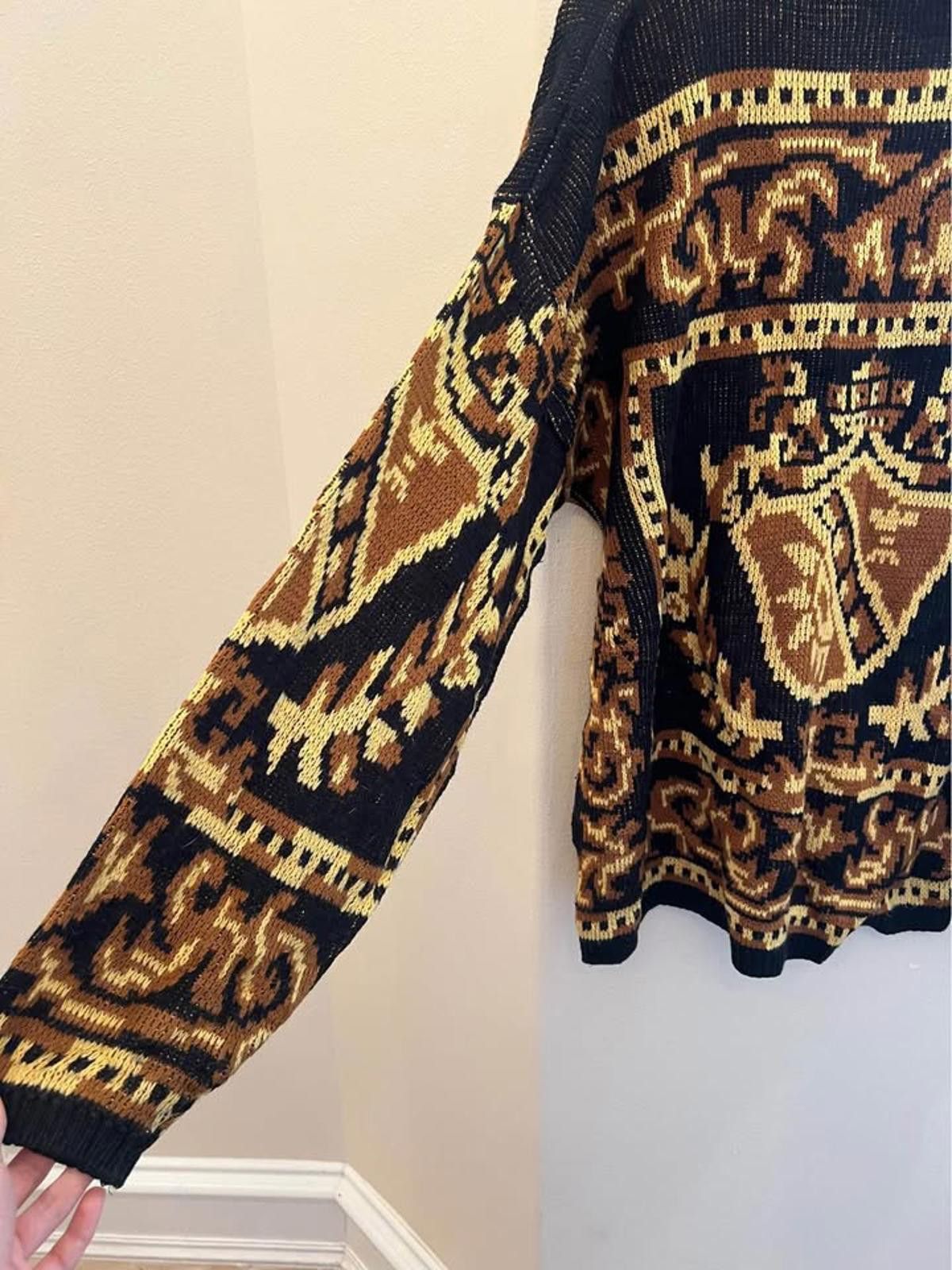 Designer Vintage Michael Carrie Baroque Crest Sweater- Korea - M Size US M / EU 48-50 / 2 - 4 Thumbnail