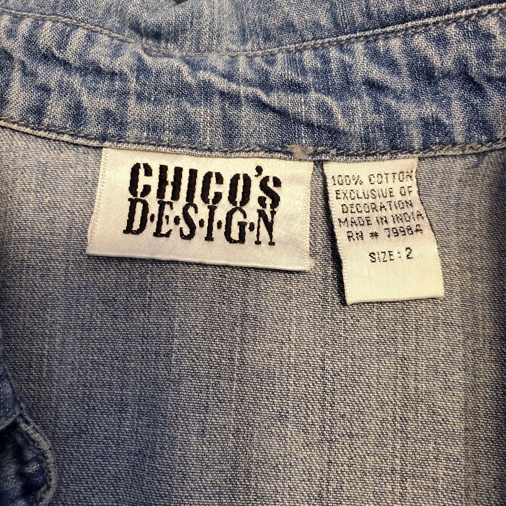 Vintage VINTAGE Chico's Designs Chambray Cropped Button-Front Top 2 Embroidered Japanese Bridge Scene, 3/4 Sleeve, Coastal Granny Womens Size XS / US 0-2 / IT 36-38 - 8 Thumbnail
