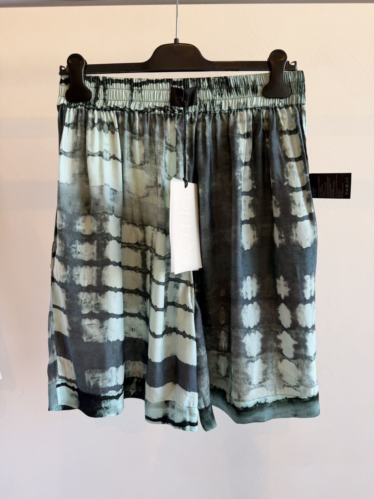 Other DELOS Printed Shorts Turquoise Shibori Tie Dye Size M Size US 31 - 7 Thumbnail