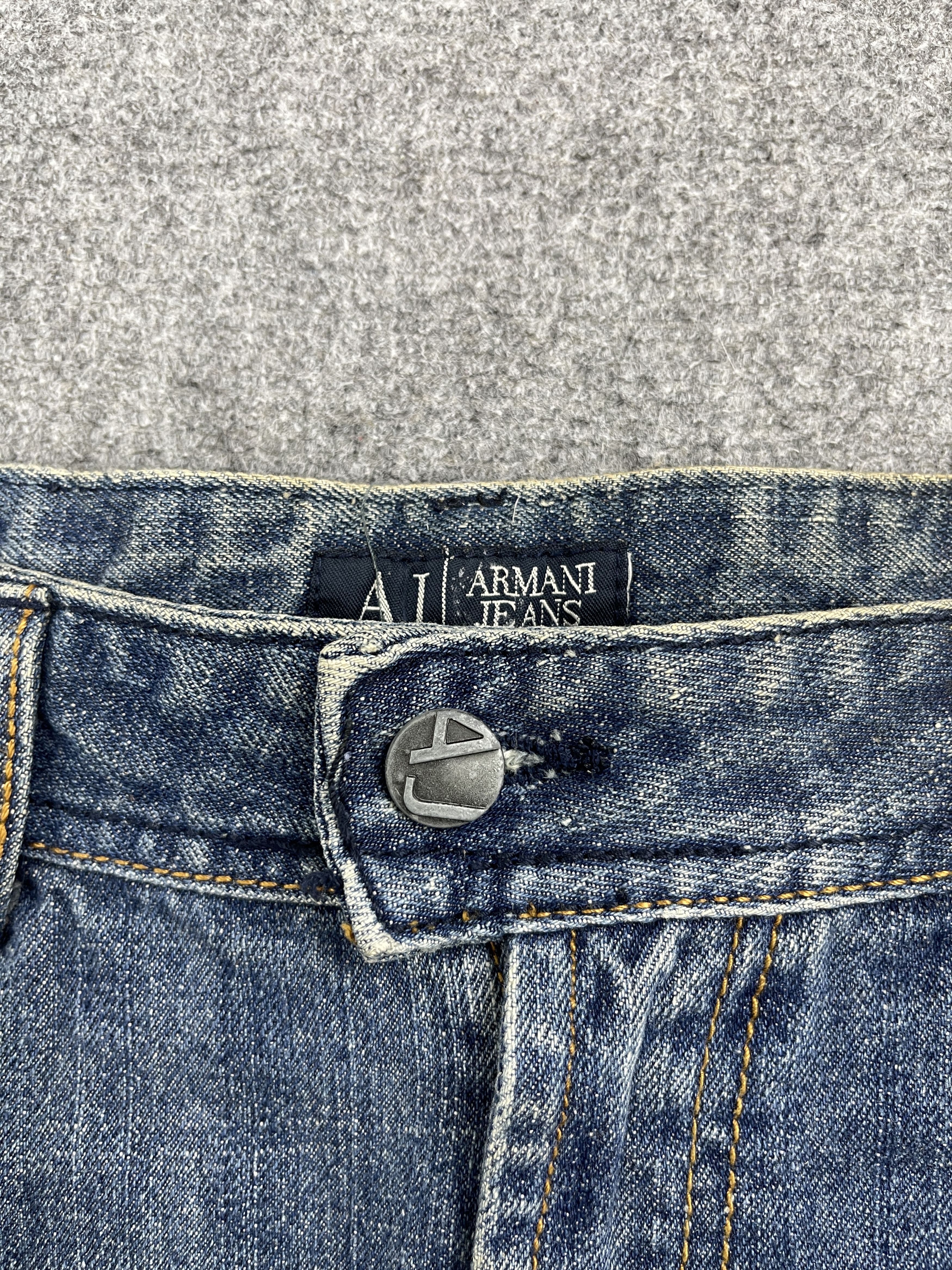Other Vintage Armani Jeans Blue Faded Denim DP2585 Size US 33 - 10 Thumbnail