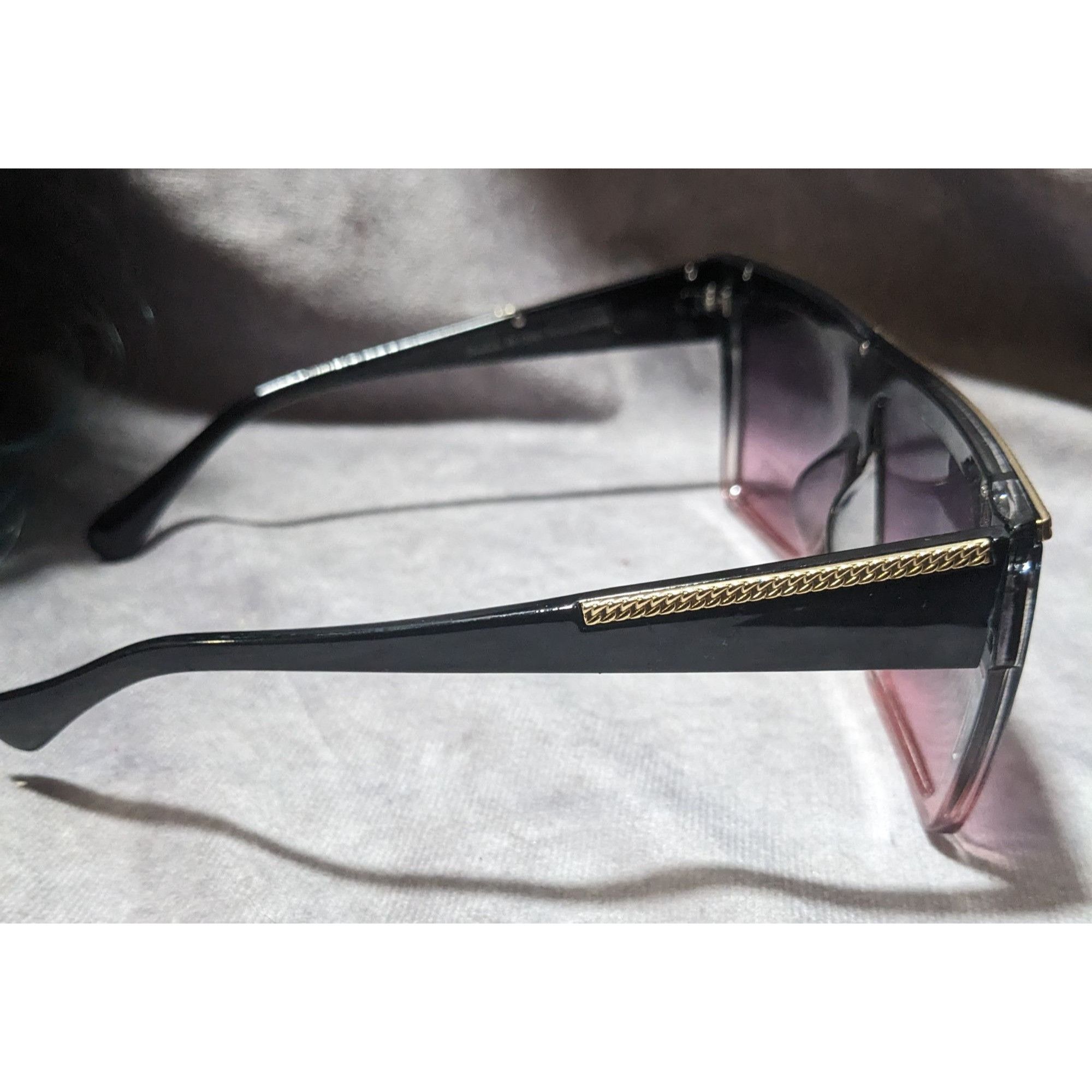 Other Shade Shaks Black And Pink Gold Accent Sunglasses Size ONE SIZE - 4 Thumbnail