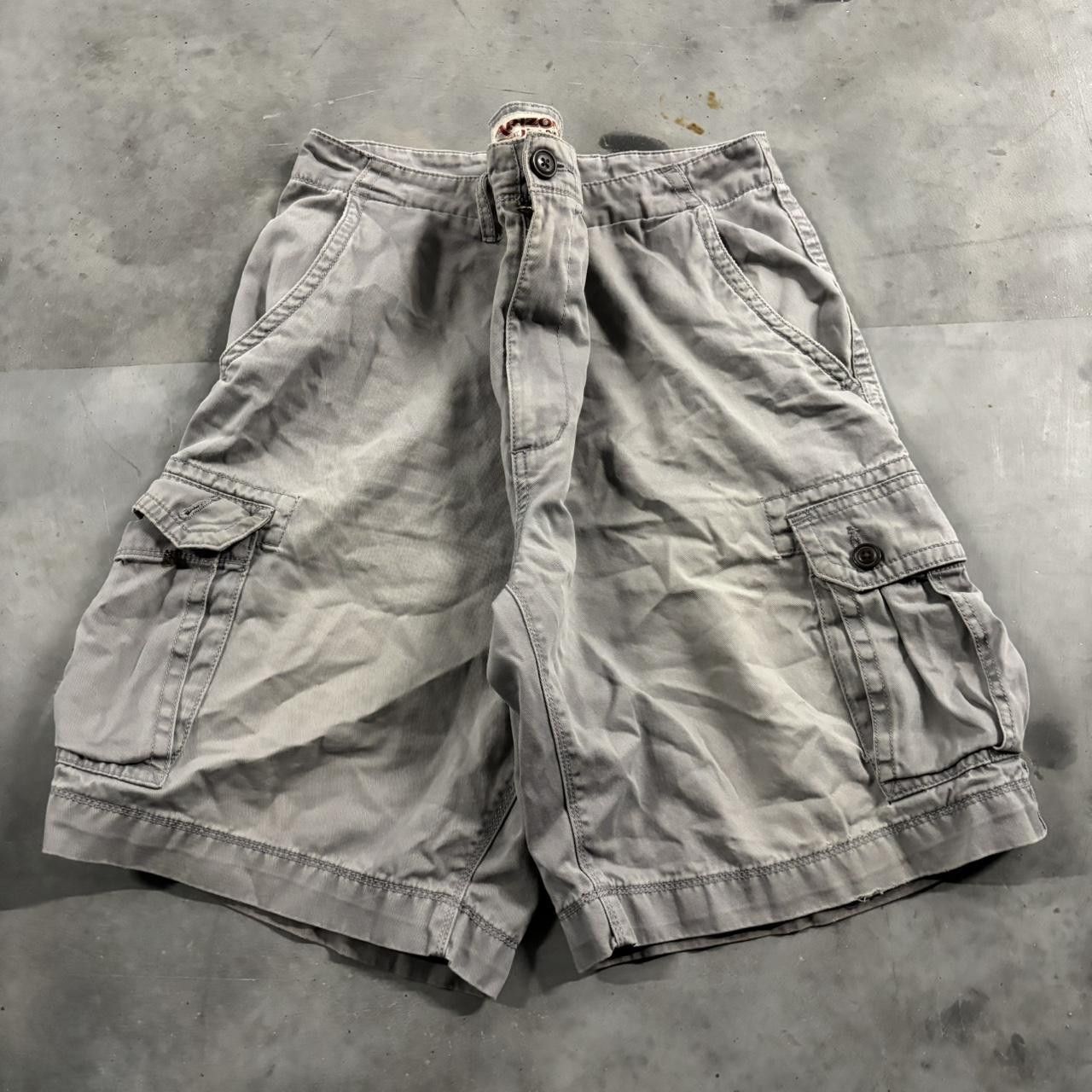 Vintage Crazy Vintage Y2K/2000s Baggy Grey Streetwear Skater Style Cargo Shorts! Size US 38 / EU 54 - 1 Thumbnail