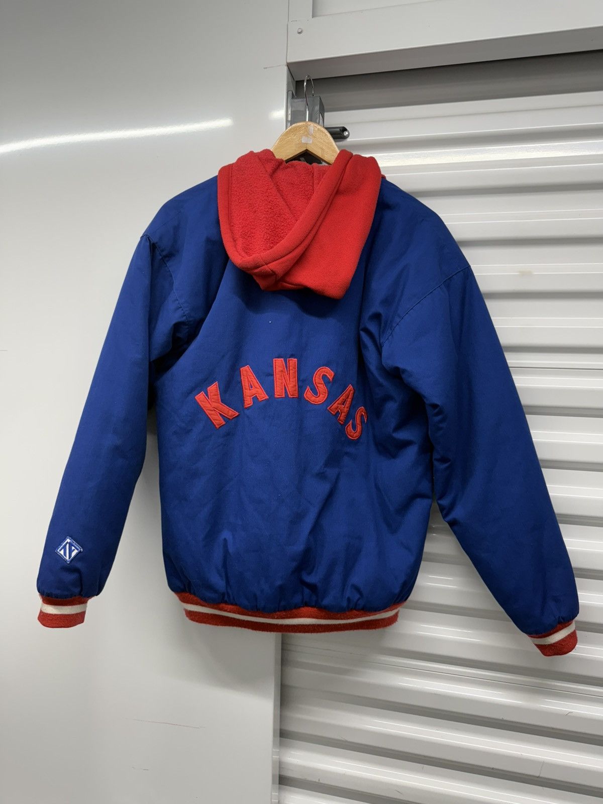 NCAA Vintage Kansas Jayhawks Puffer Jacket NCAA 90s USA Size US S / EU 44-46 / 1 - 2 Thumbnail