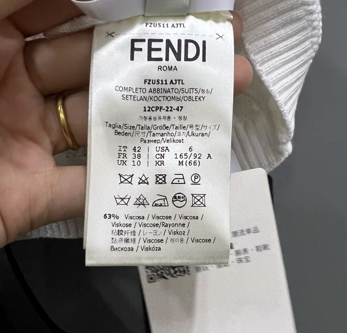 Fendi Fendi White Hollow FF Tank Top J41 Size M / US 6-8 / IT 42-44 - 5 Thumbnail