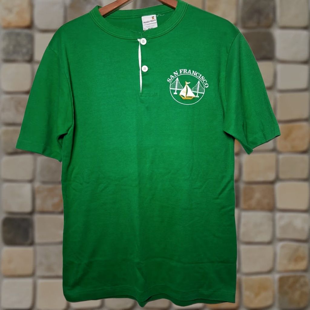Vintage VINTAGE Medalist-Allen A Henley Shirt XL Slim Single Stitch Kelly Green Shirt Mens California San Francisco USA SFO Vintage California 90s 80s Size US XL / EU 56 / 4 - 1 Thumbnail