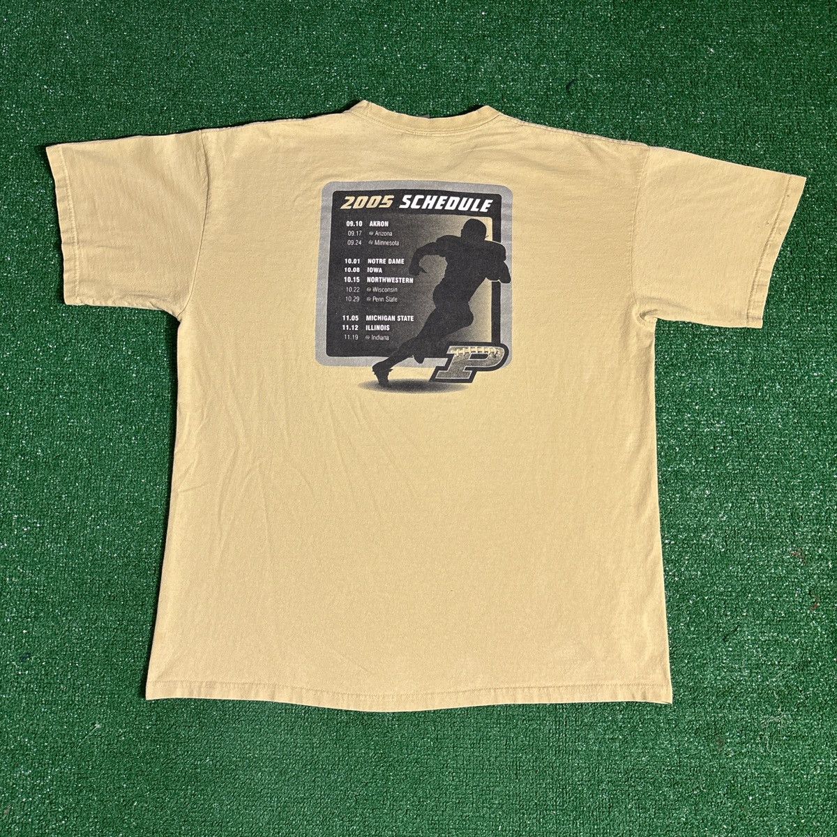 Nike Vintage 2005 Nike Center Swoosh Purdue Football Tee Size XL Size US XL / EU 56 / 4 - 3 Thumbnail