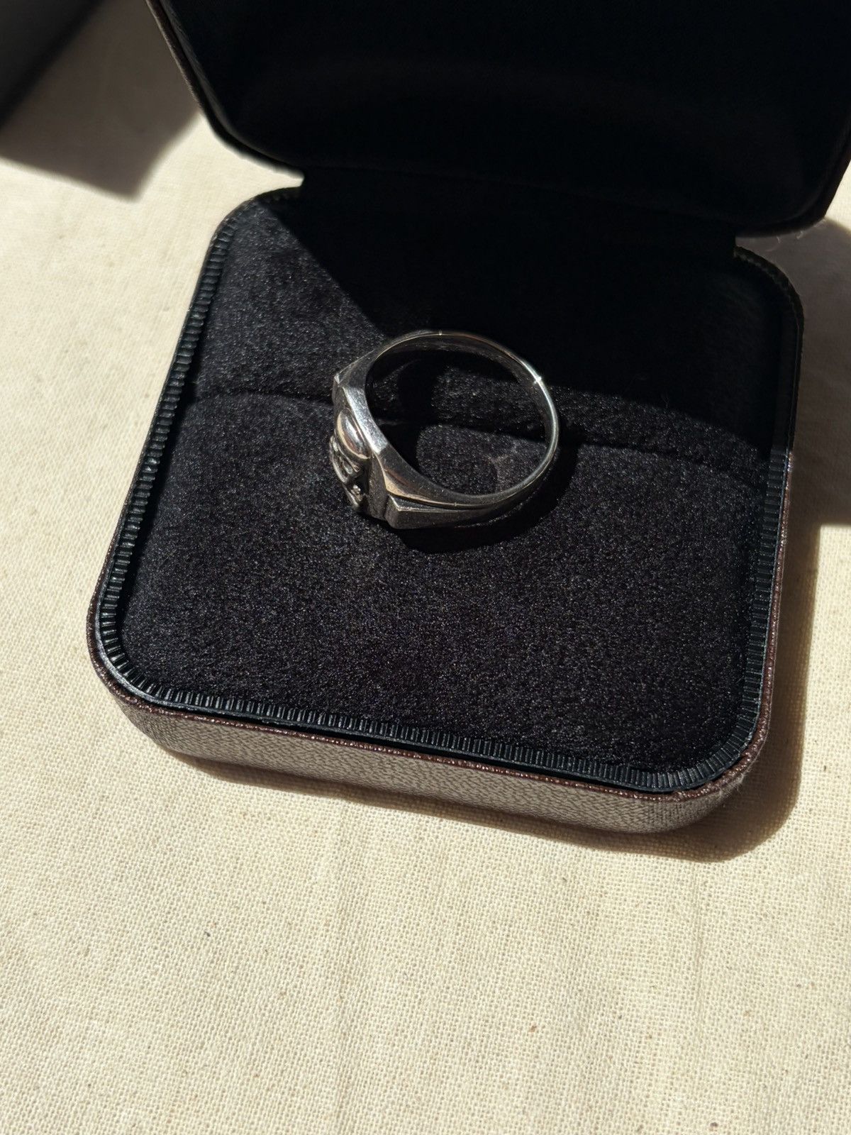 At Last & Co At last co timeworn Skull Ring Size ONE SIZE - 2 Thumbnail