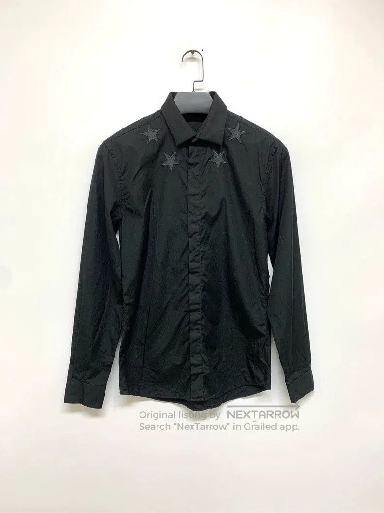 Givenchy Givenchy Star Collar Black Button. Size US M / EU 48-50 / 2 - 1 Thumbnail