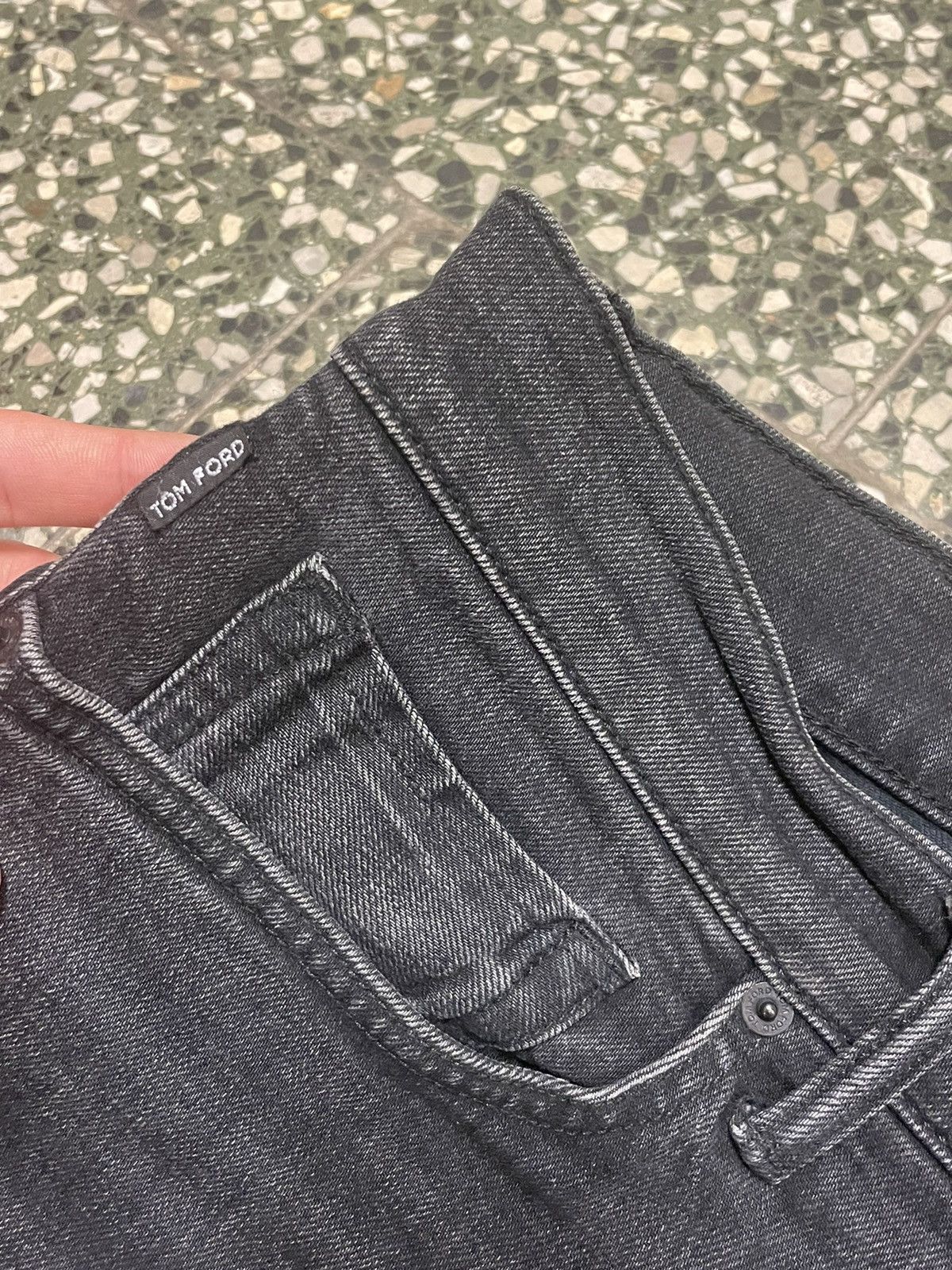 Tom Ford Tom Ford Jeans shorts washed/faded 38size Size US 38 / EU 54 - 5 Thumbnail