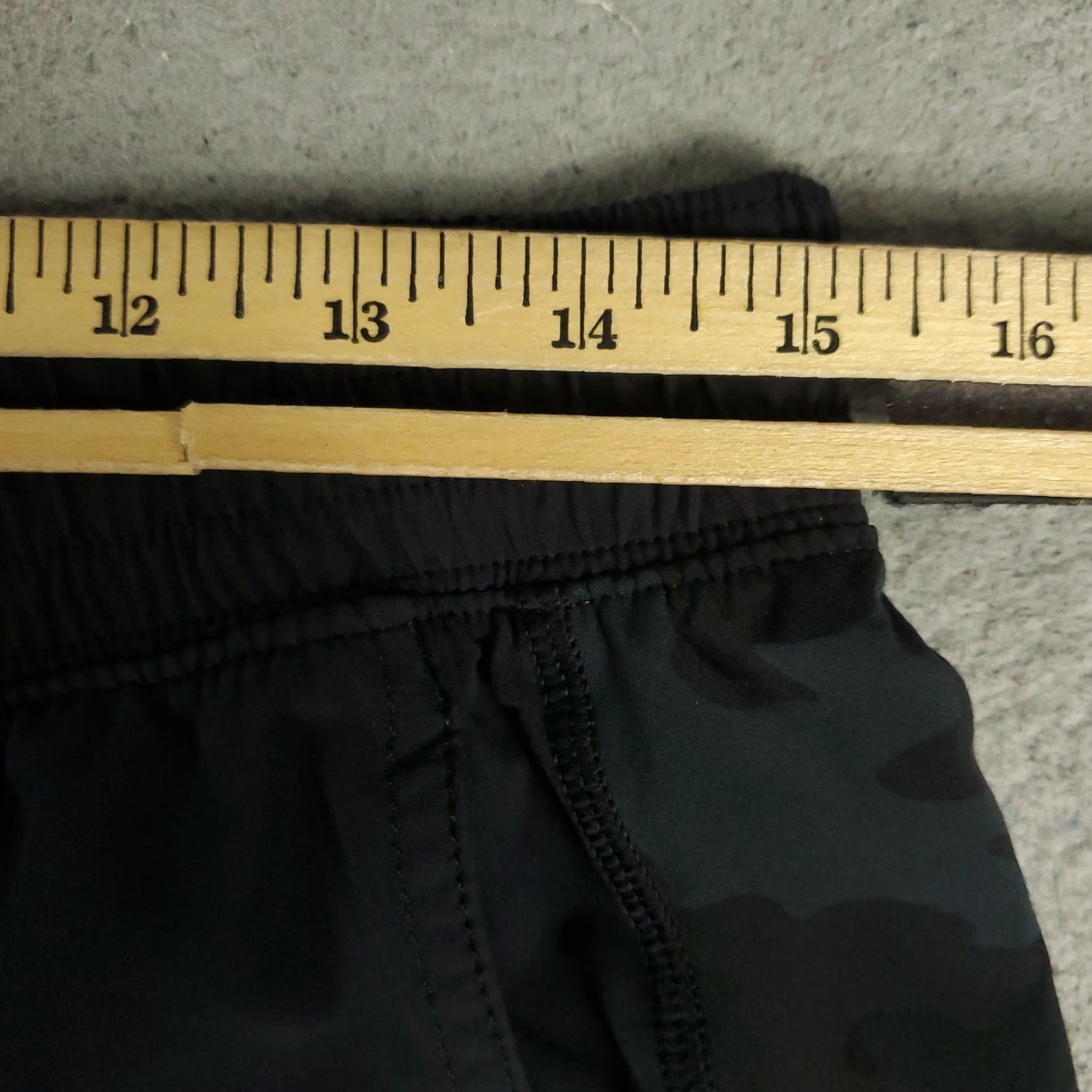 Lululemon Lululemon Pants? Shorts Mens Large Black Pace Breaker Drawstring Elastic Waist Pockets Athletic - 90s? Size US 33 - 4 Thumbnail