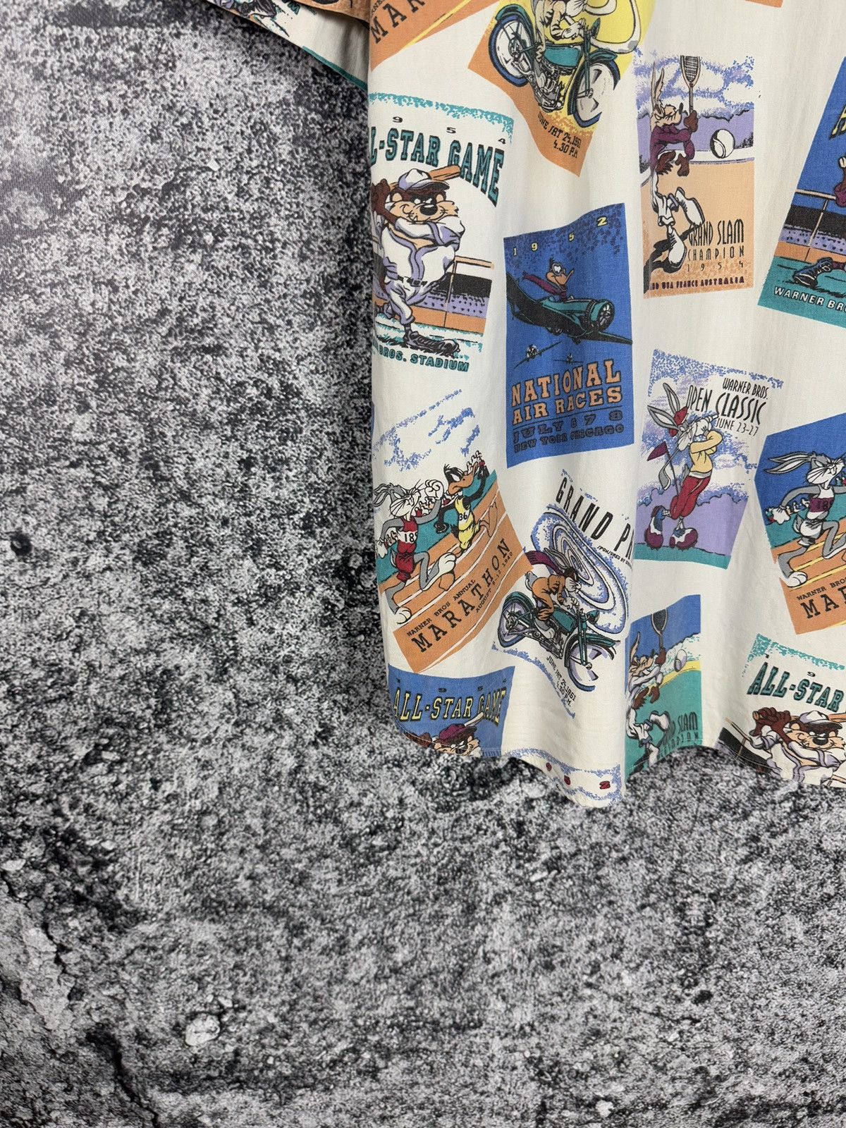 Warner Bros Rare Vintage 1993 Warner Bros Short Sleeve Shirt Bunny Taz Size US M / EU 48-50 / 2 - 13 Thumbnail