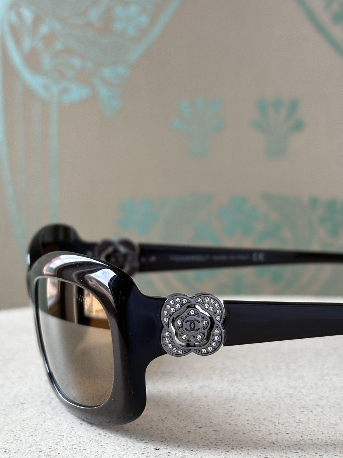 Chanel CHANEL CC Logo Camelia Brown Crystal Swarovski Sunglasses Size ONE SIZE - 5 Thumbnail