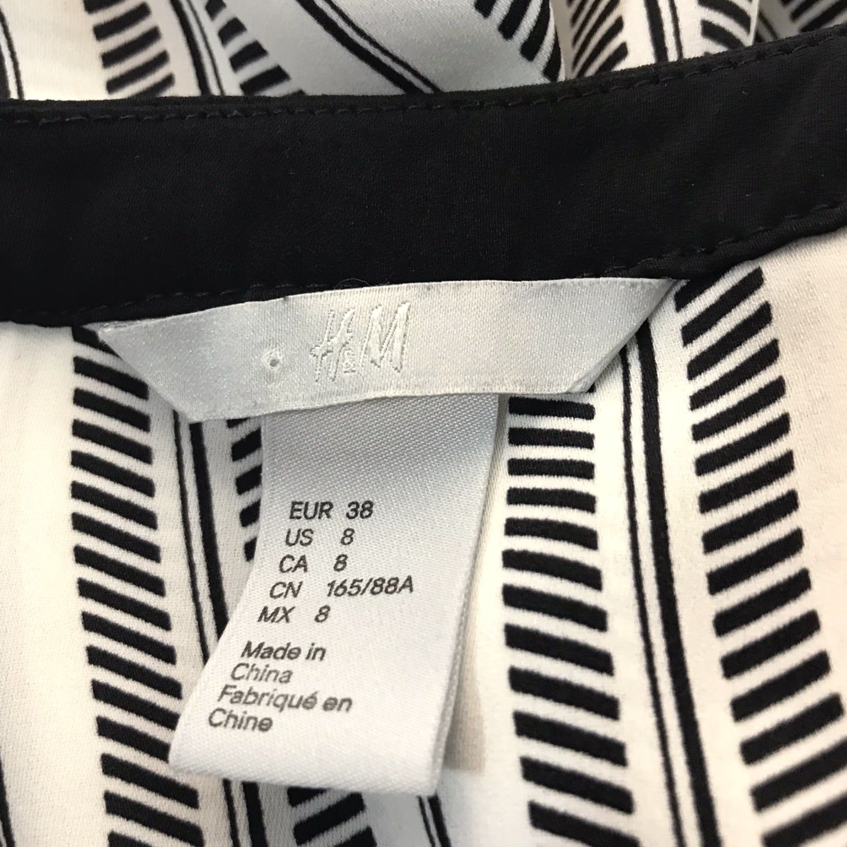 H&M H&M Dress A-Line Midi Women Size 8 Black/White Geometric Roll Tab Sleeve V-Neck Drawstring Waist Modern Womens Size M / US 6-8 / IT 42-44 - 3 Thumbnail