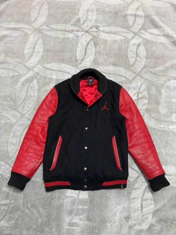 Jordan Brand Jordan Varsity Bomber Leather Jacket Letterman Wool 2010 S Size US S / EU 44-46 / 1 - 1 Thumbnail