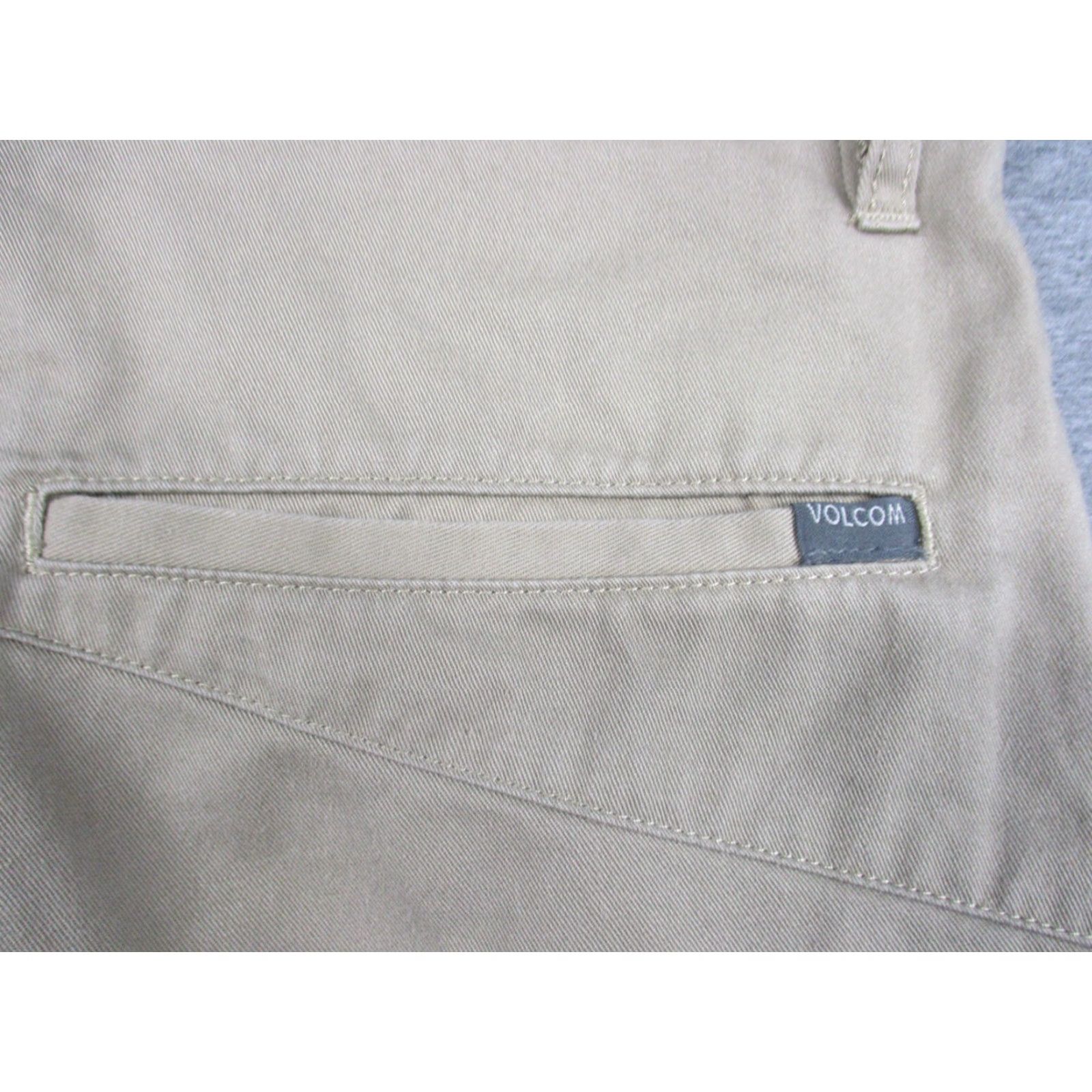 Volcom VOLCOM Chino Shorts 30 Mens Khaki Casual Pockets Logo Size US 30 / EU 46 - 7 Thumbnail