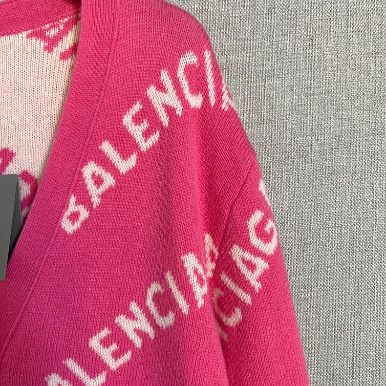 Balenciaga Balenciaga Pink bullet screen full logo knitted cardigan sw Size US S / EU 44-46 / 1 - 3 Thumbnail
