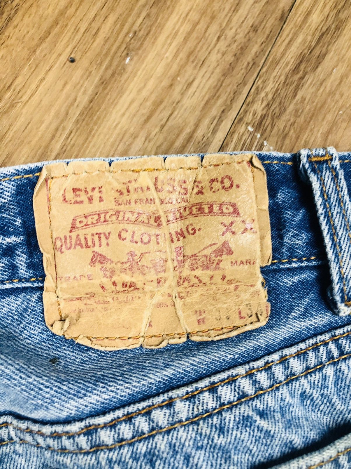 Levi's Levis Distresses Jeans (37) Size US 29 - 19 Thumbnail
