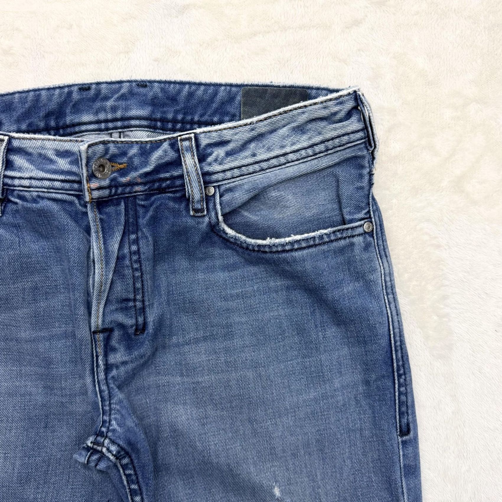 Diesel Diesel Jeans Pants Mens 32x30 Blue Medium Wash Distressed Straight Leg Denim Jeans Regular Mens Blue Distressed 90s? Size US 31 - 2 Thumbnail