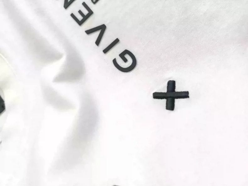 Givenchy Givenchy Short Sleeve T-Shirt Size US M / EU 48-50 / 2 - 3 Thumbnail