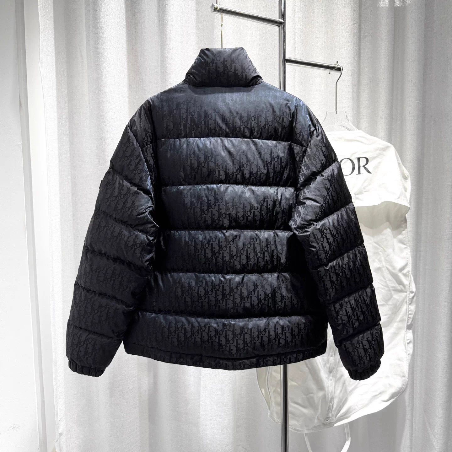 Dior DIOR Oblique Puffer Jacket Sleeve Logo Black 52 Size US L / EU 52-54 / 3 - 2 Thumbnail