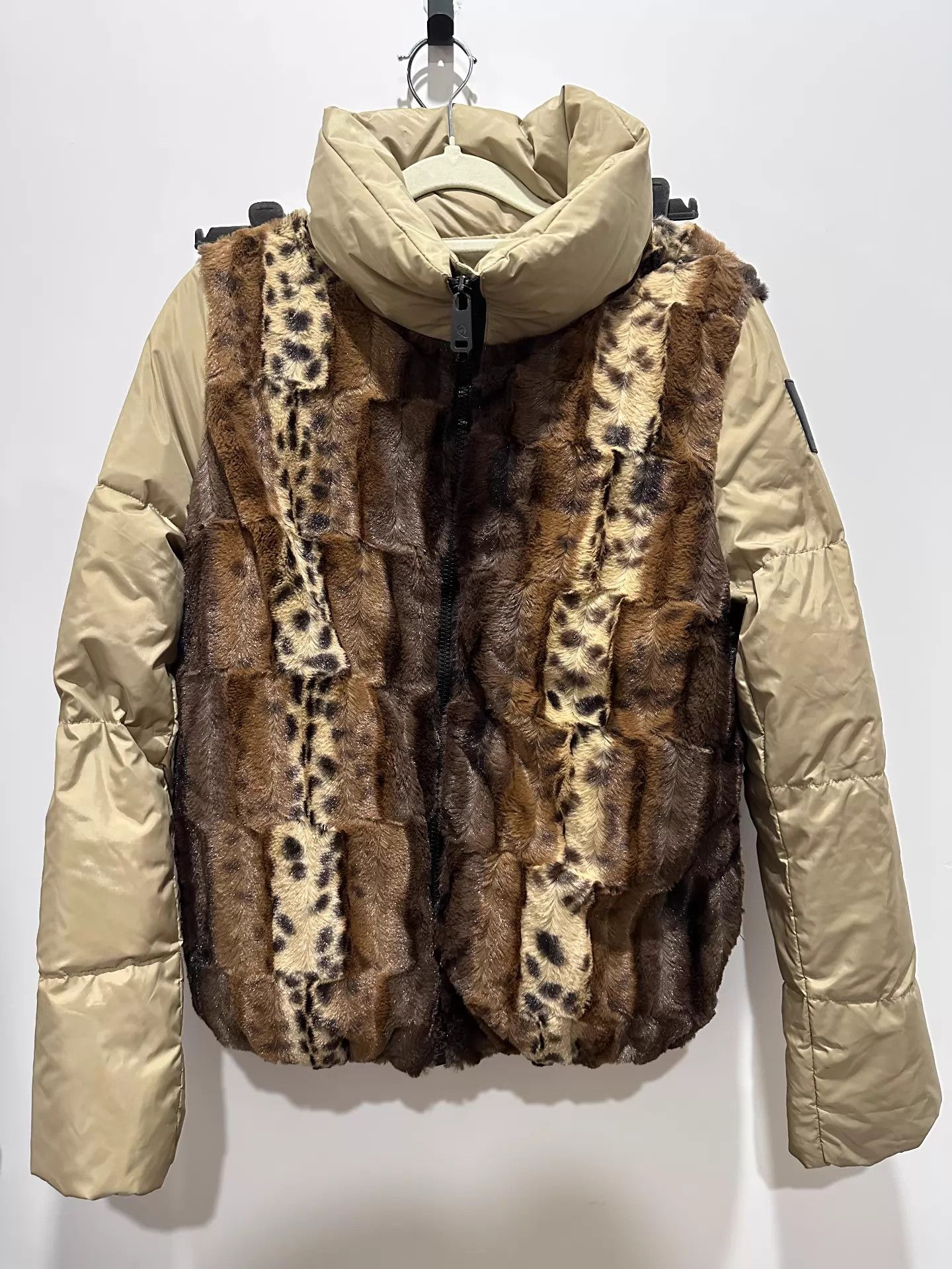 Alexander McQueen AMQ Vintage Eco Fur Leopard Print Slim Fit Unisex Down Jkt Size S / US 4 / IT 40 - 1 Thumbnail