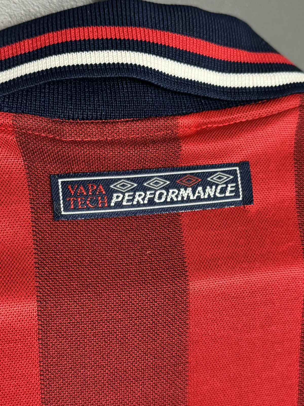 Umbro England National Team 97/99 Away Football Jersey T-Shirt Size US XL / EU 56 / 4 - 4 Thumbnail