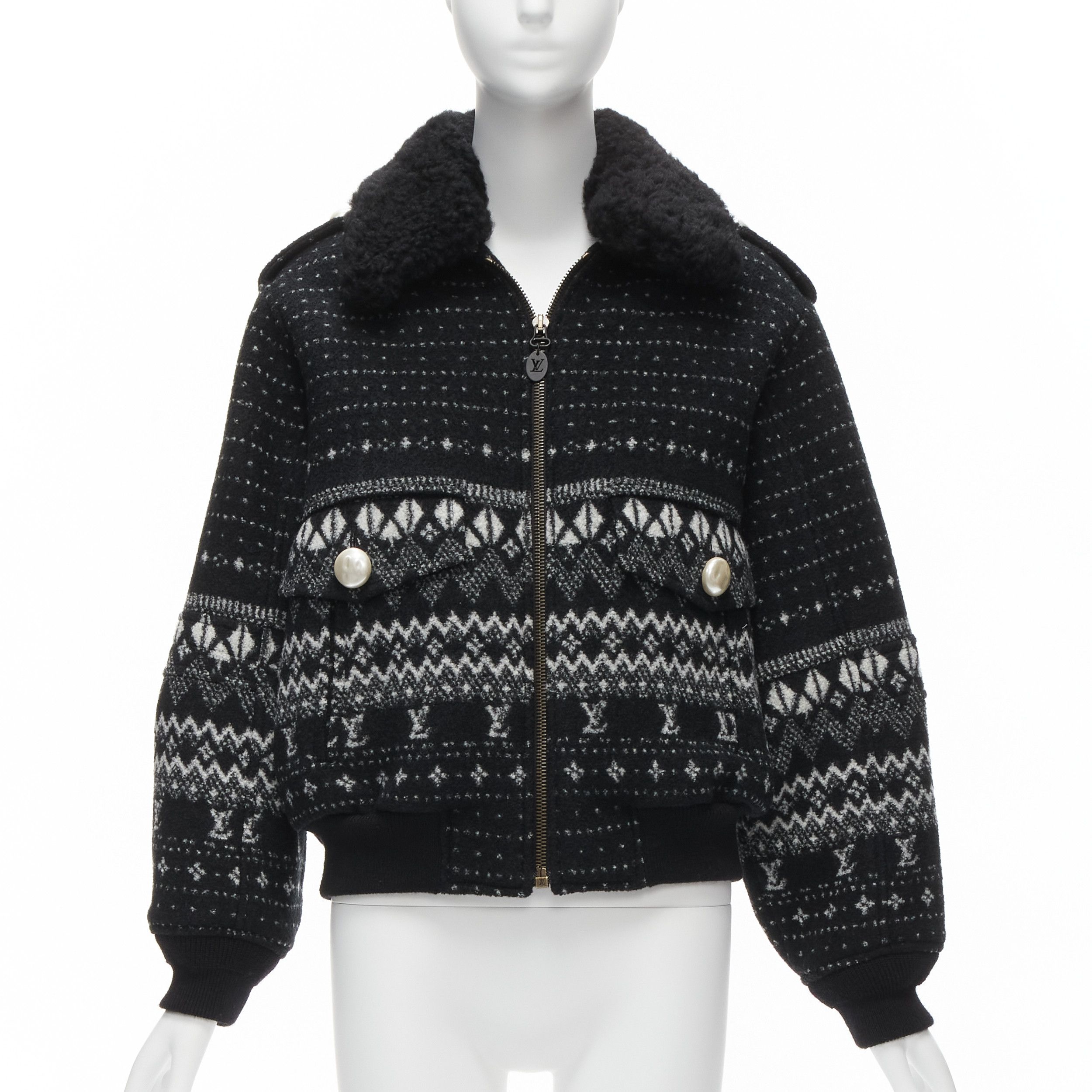 Louis Vuitton LOUIS VUITTON black LV logo intarsia argyle wool boxy aviator jacket FR34 XS Size XS / US 0-2 / IT 36-38 - 1 Thumbnail