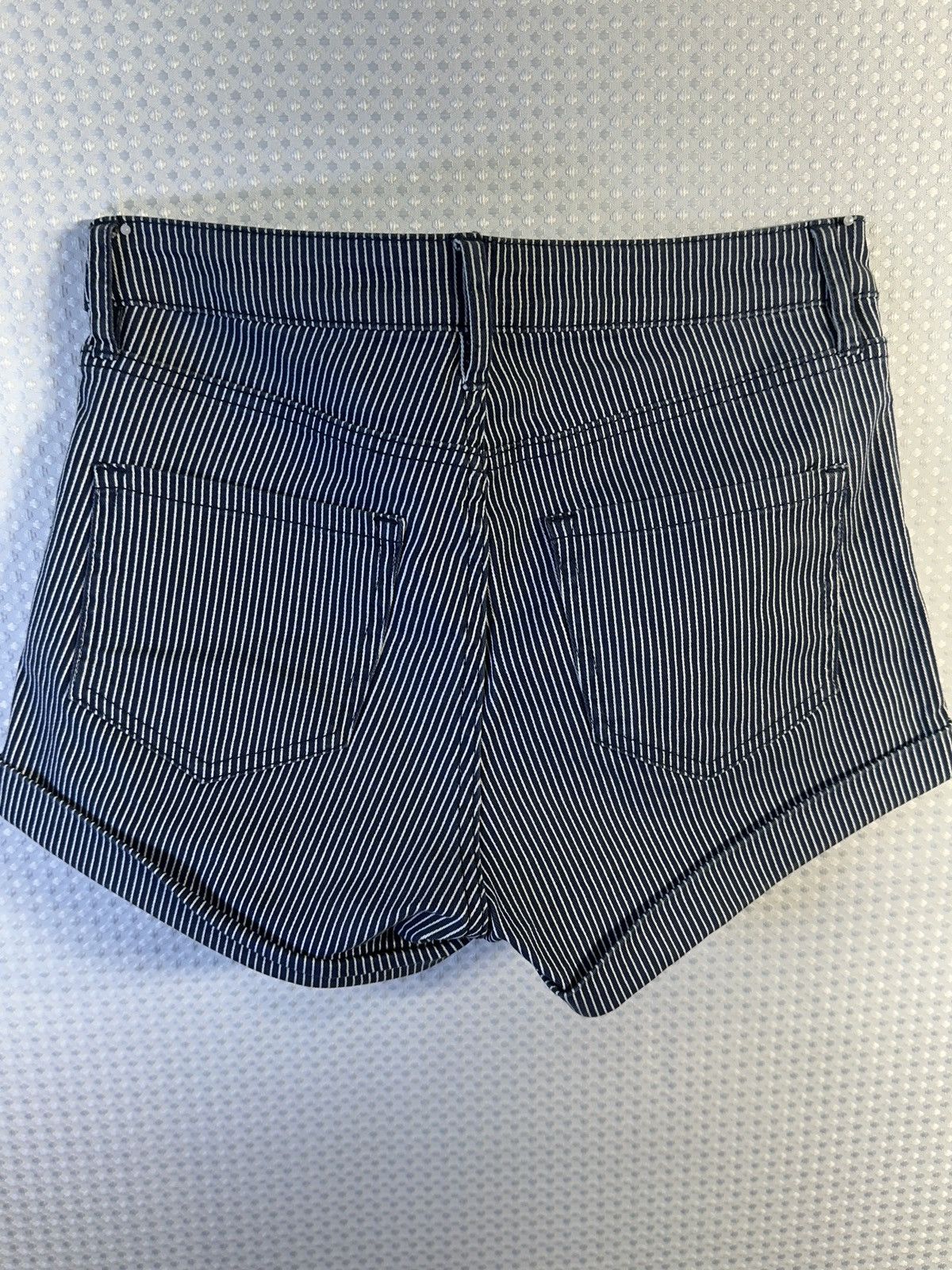 H&M H&M Black & White Striped Shorts Size 25" / US 0 / IT 36 - 2 Thumbnail